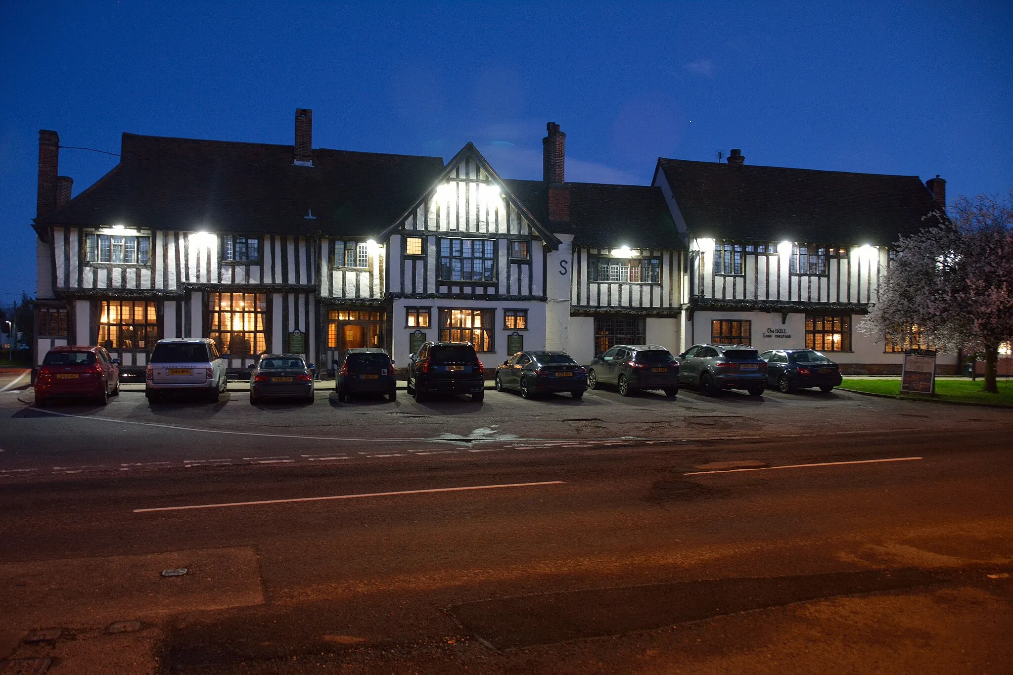 Photo showing: Exterior of The Bull Hotel in Long Melford, Suffolk, England