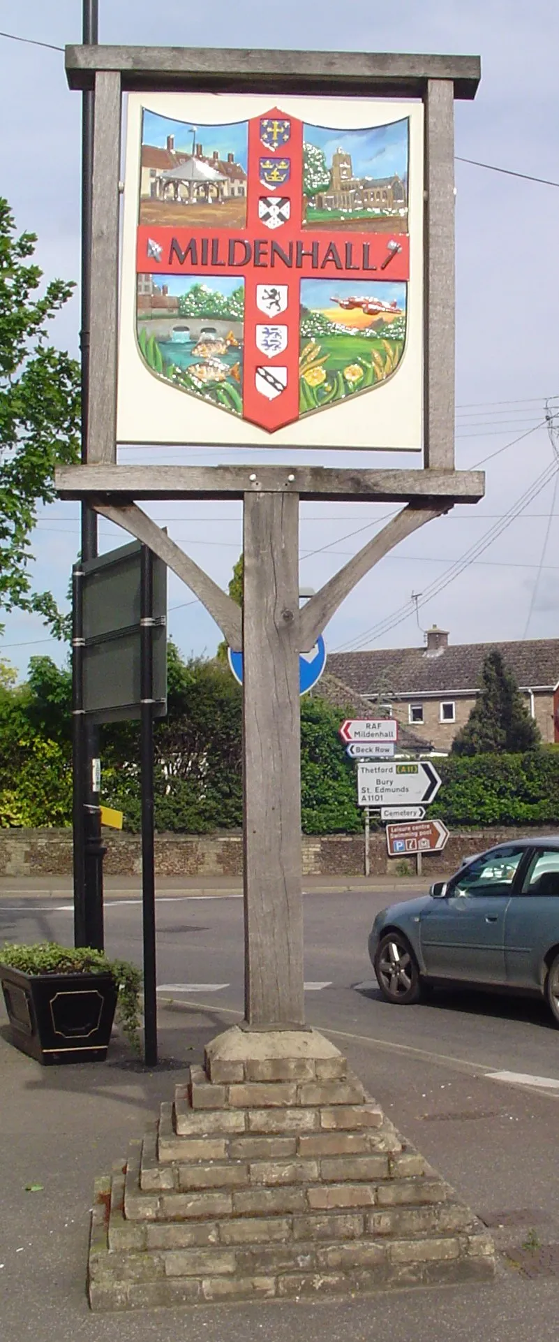Photo showing: Signpost in Mildenhall, Suffolk