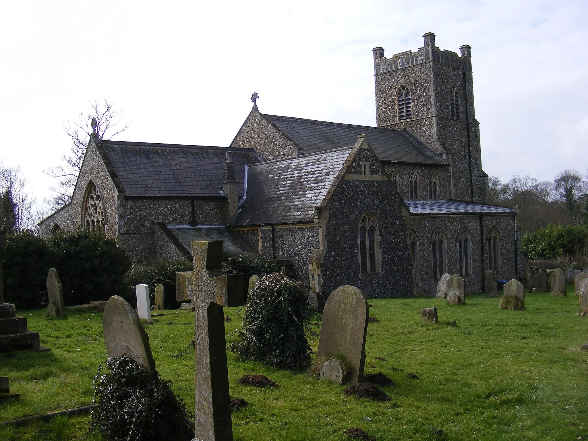 Photo showing: St.John the Baptist Church, Saxmundham, Suffolk.  For more information, go to http://www.saxmundham.org/aboutsax/parishchurch.html