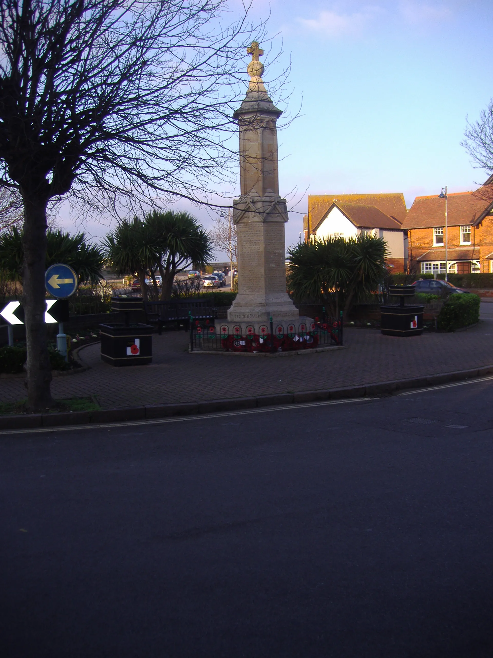 Photo showing: A Digital image of Sheringham War Memorial taken on the 16th December 2007 by stavros1