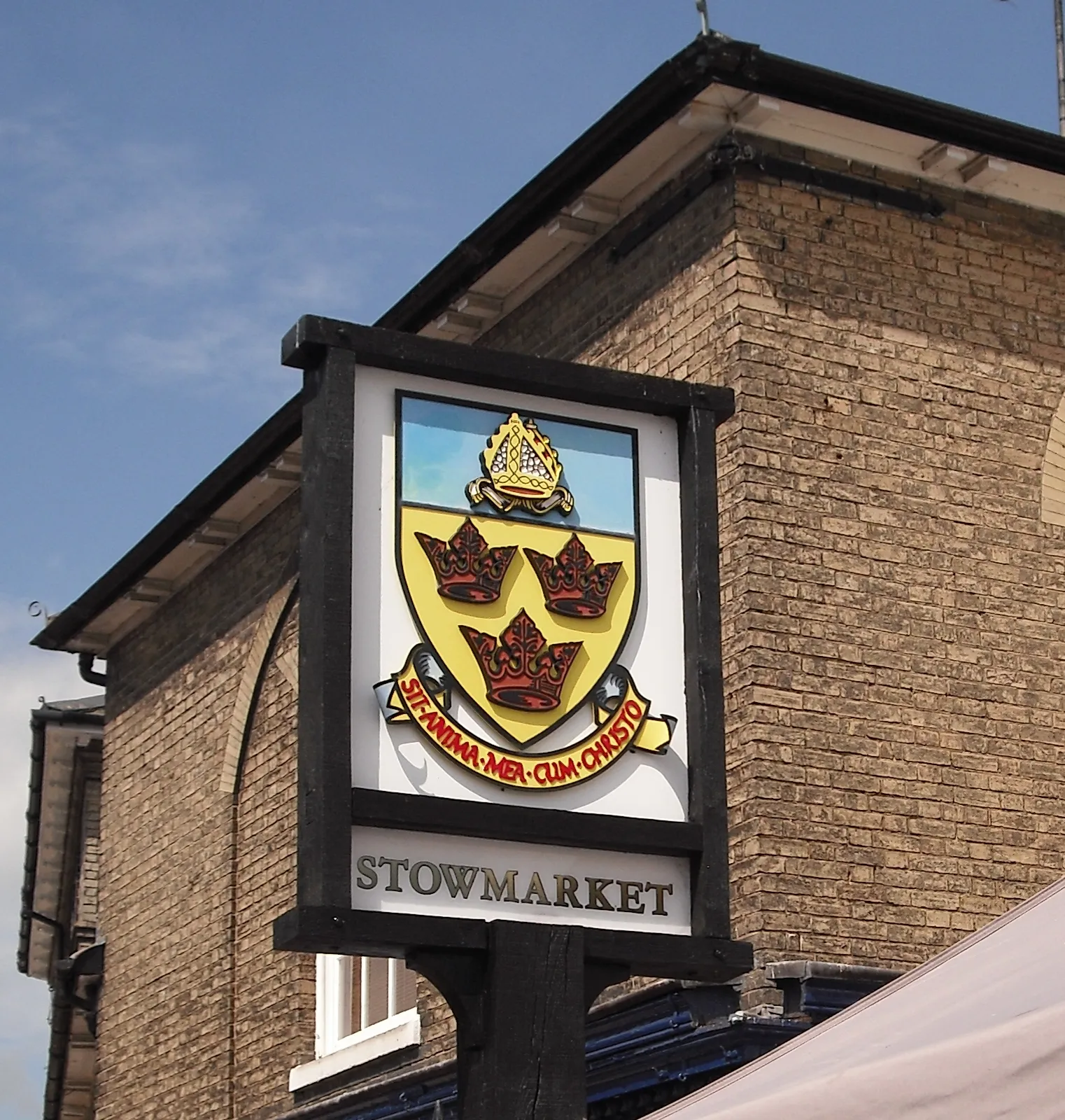 Photo showing: Stowmarket Town Sign, Market Place, Stowmarket, Suffolk