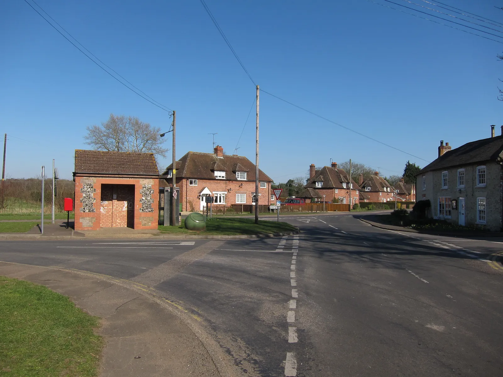 Photo showing: Bus stop, Weeting