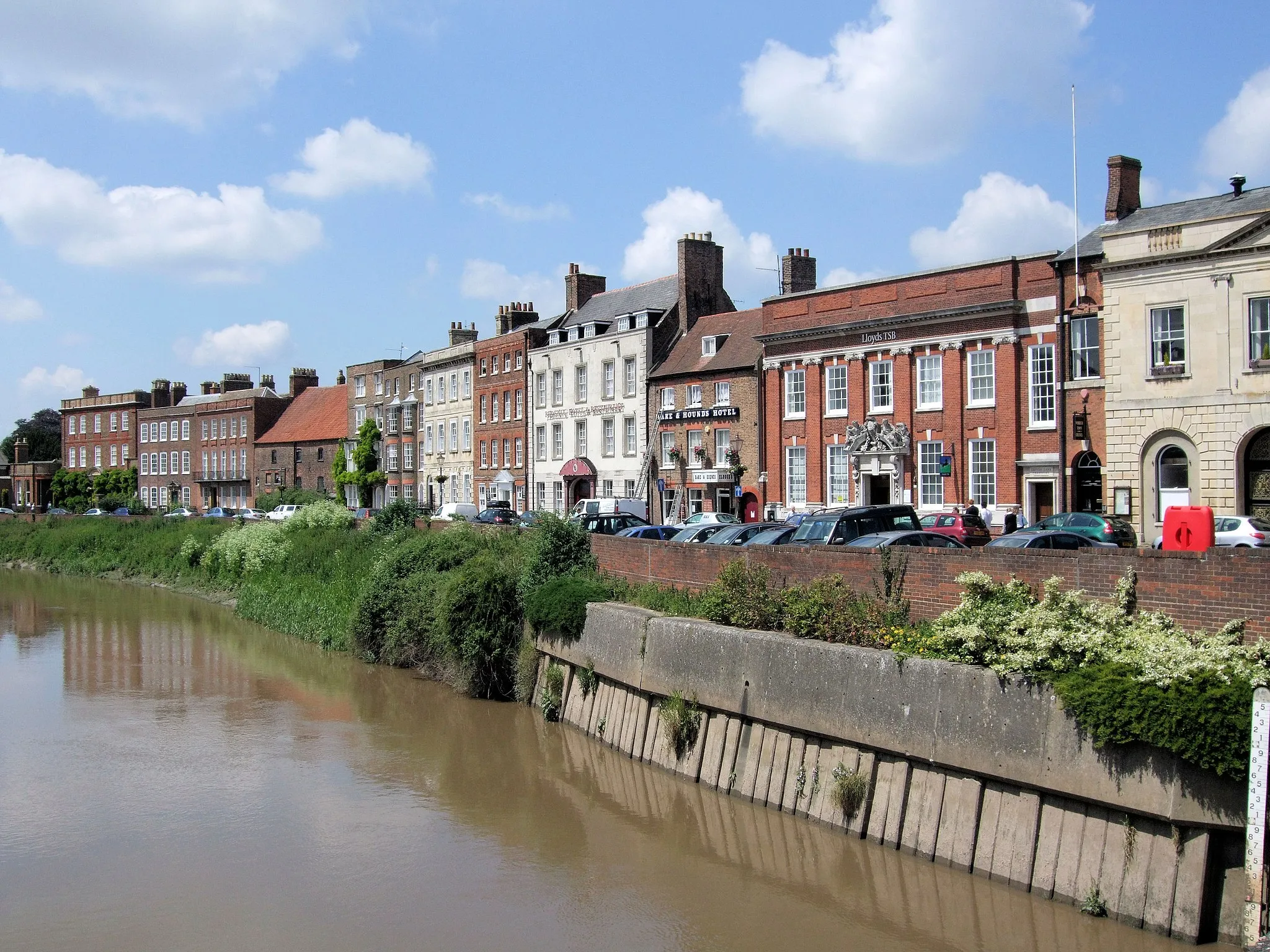 Photo showing: The River Nene at North Brink, Wisbech, Cambridgeshire