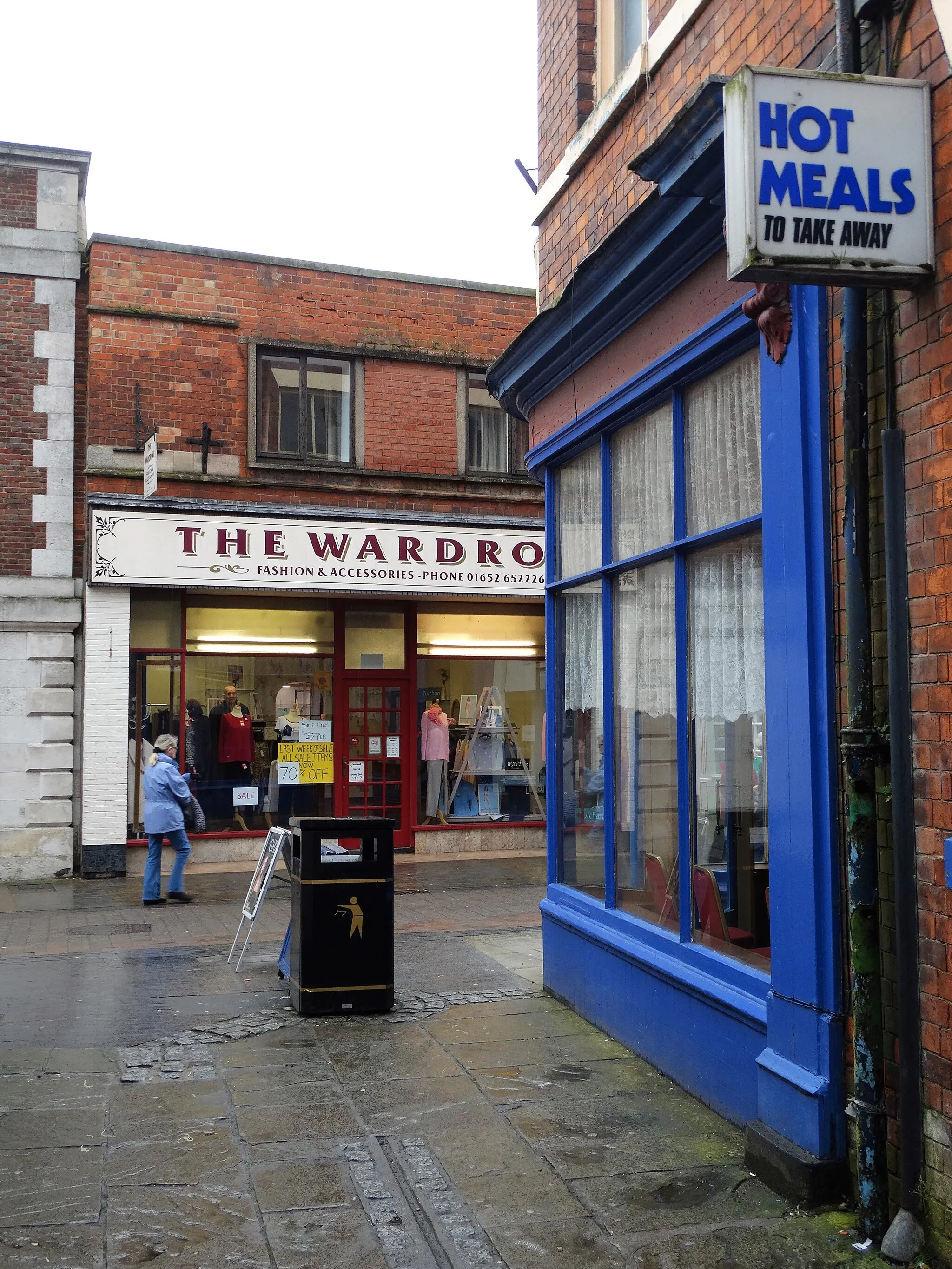 Photo showing: In Brigg town centre looking to Wrawby Street