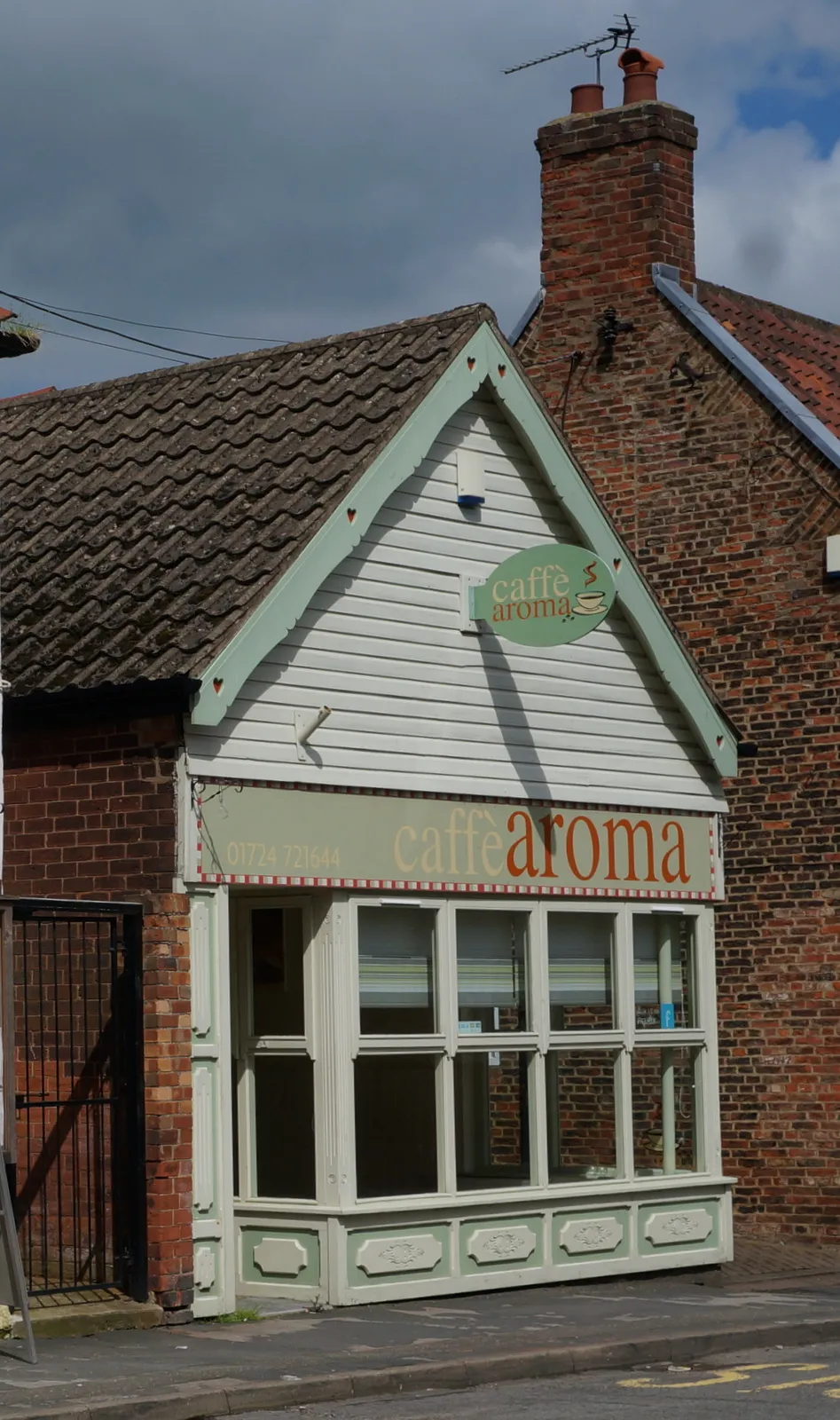 Photo showing: Caffe Aroma, High Street, Burton upon Stather
