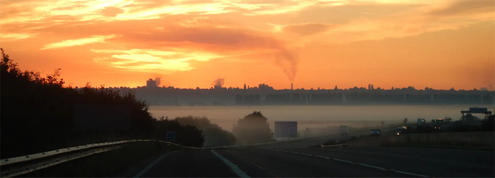 Photo showing: The skyline of Scunthorpe taken at 0600 in August 2016