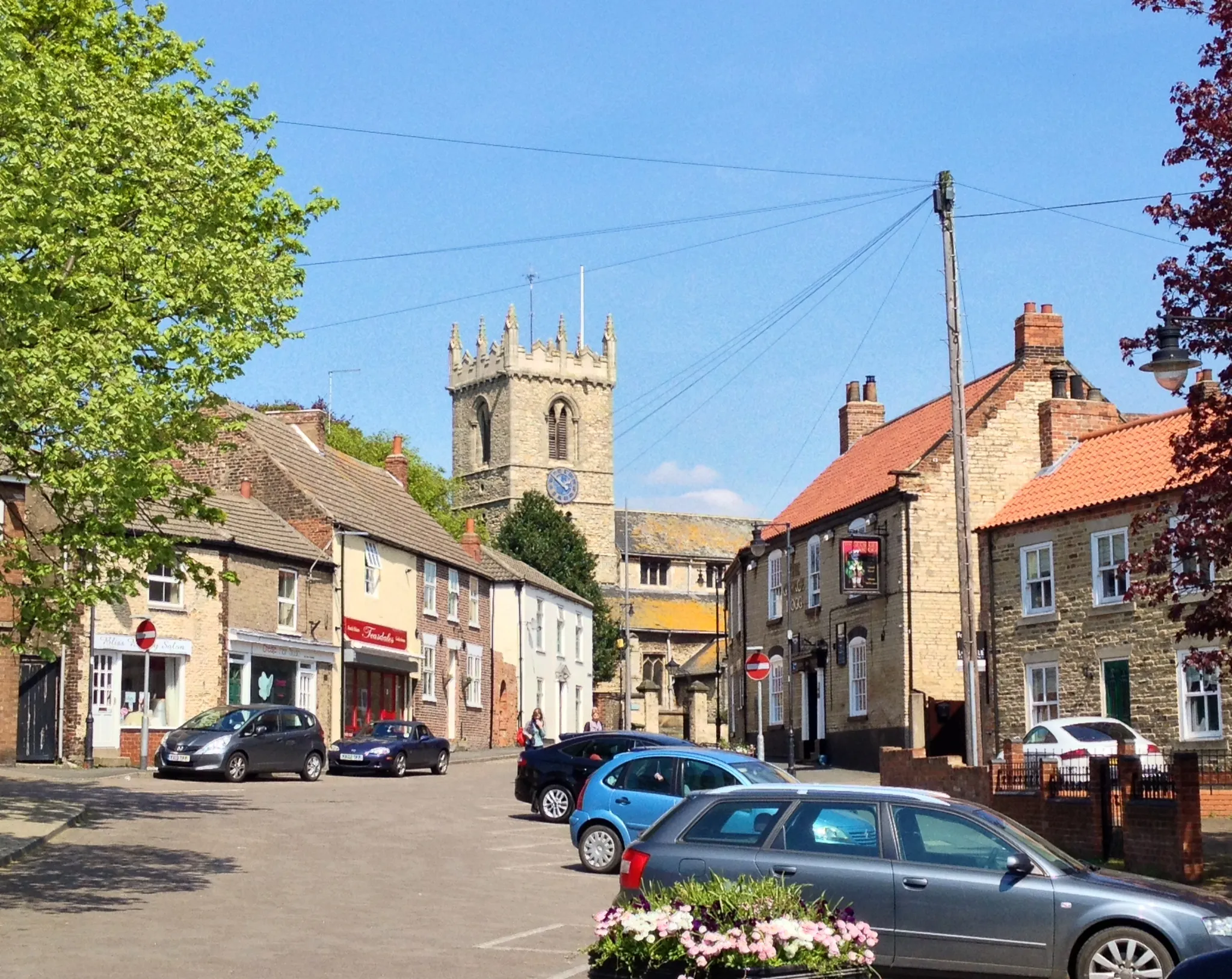 Photo showing: Winterton Town Centre Spring 2014