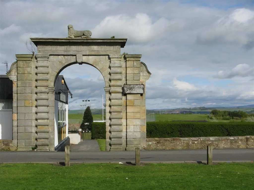 Photo showing: Gateway to Woolmet House