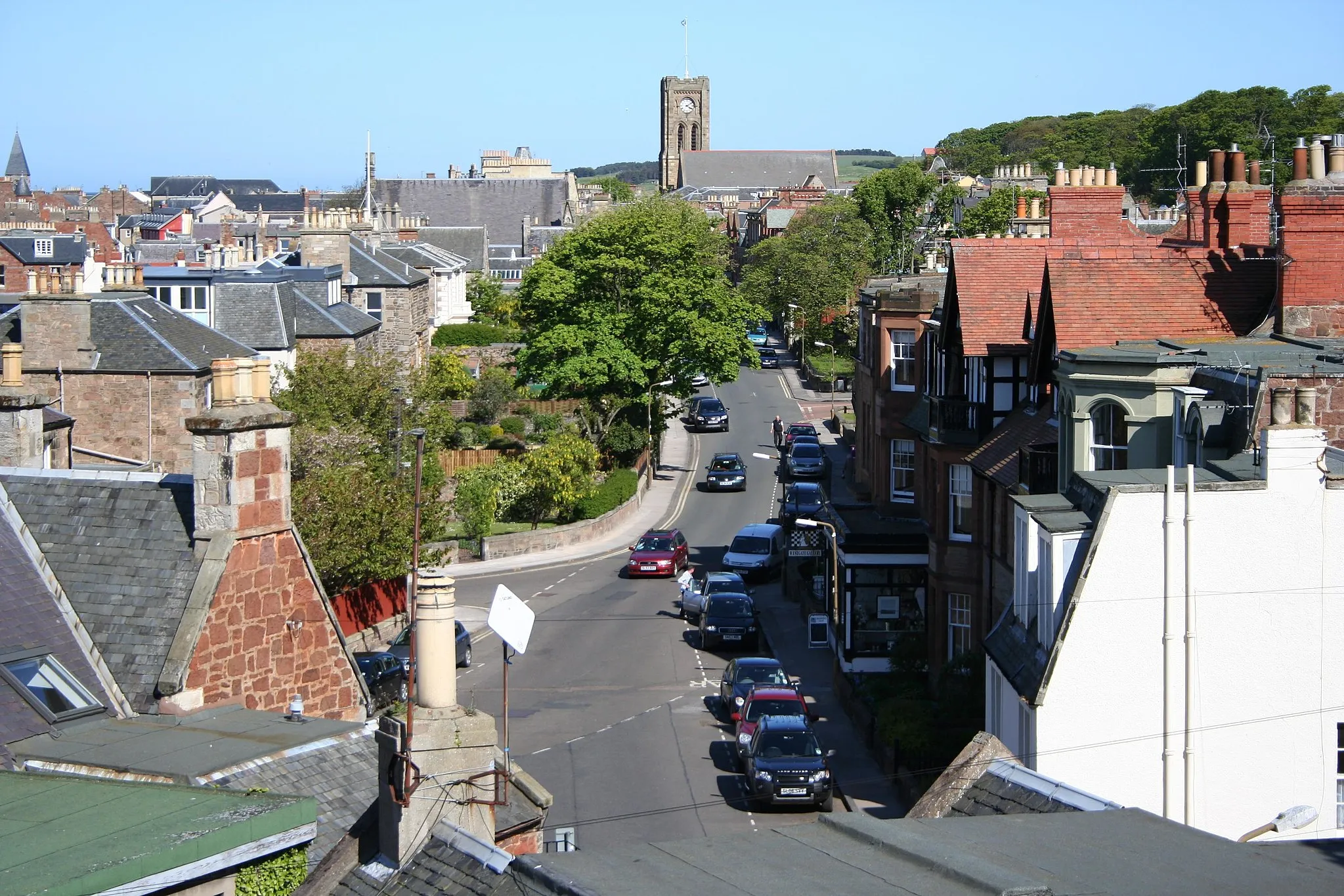 Photo showing: North Berwick town centre.