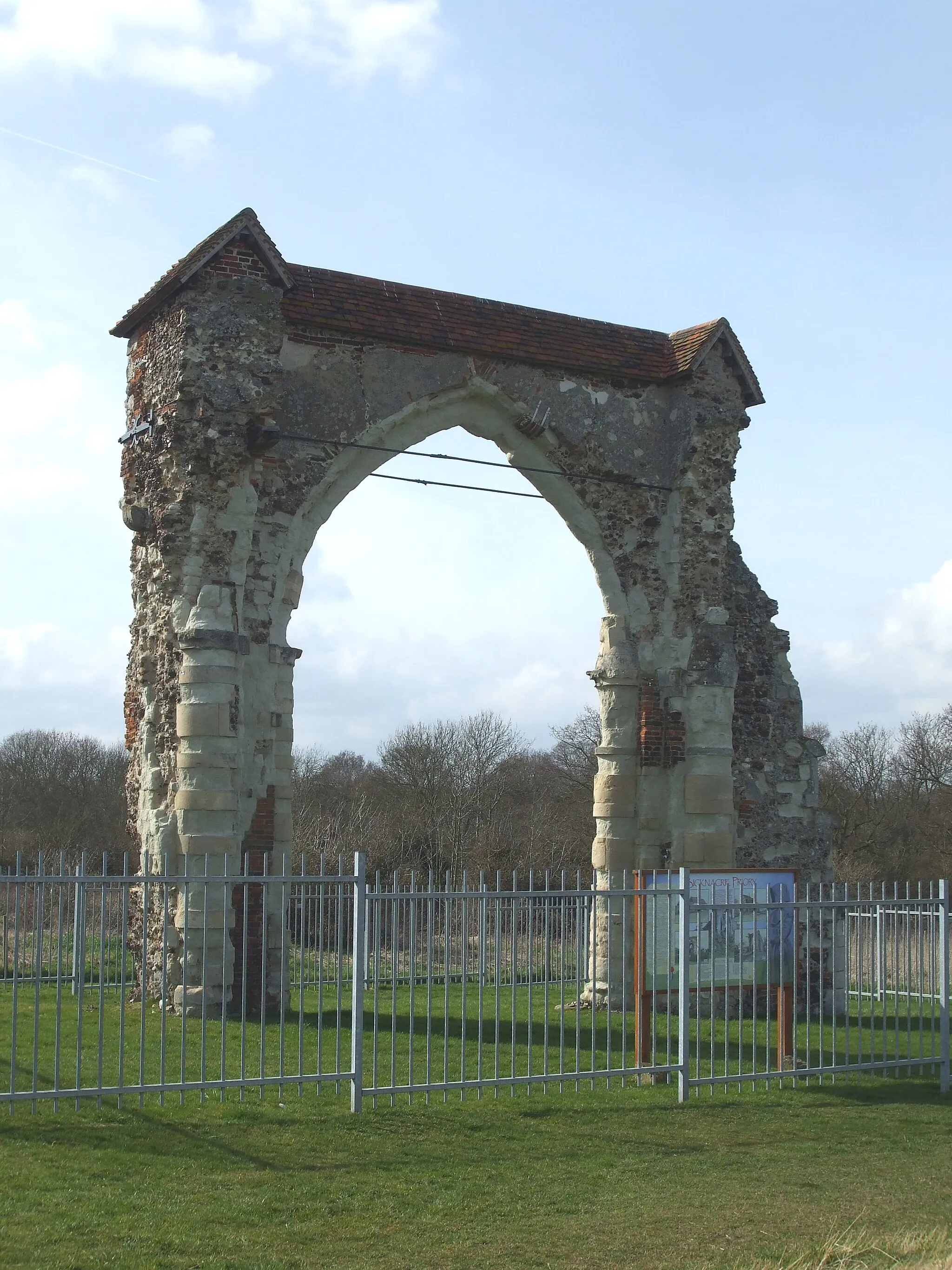 Photo showing: Bicknacre Priory Arch