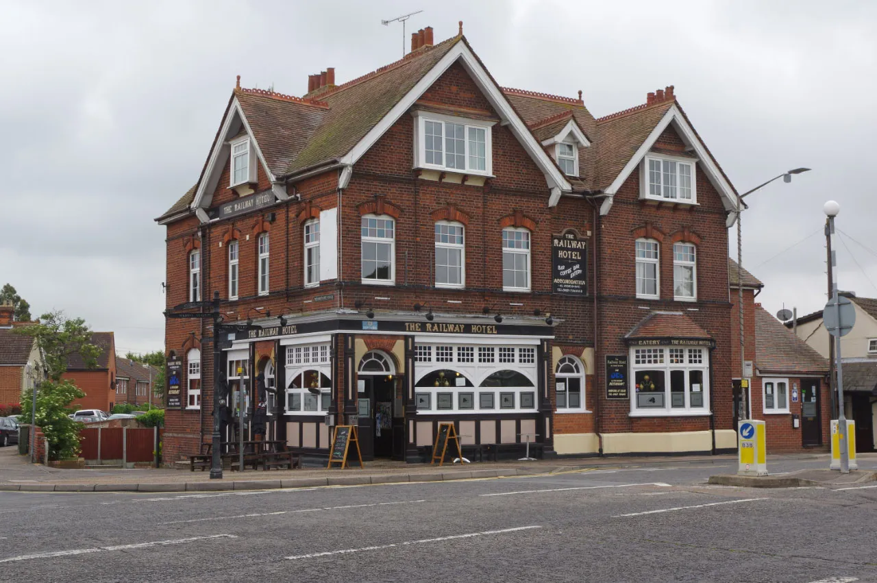 Photo showing: The Railway Hotel, Burnham on Crouch