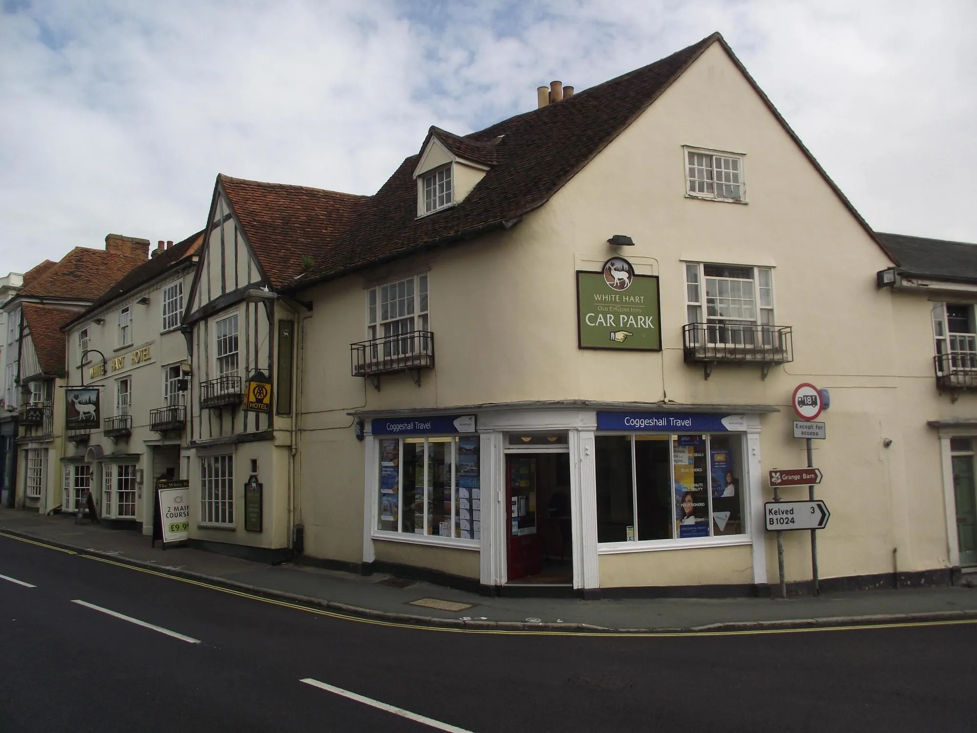 Photo showing: The White Hart