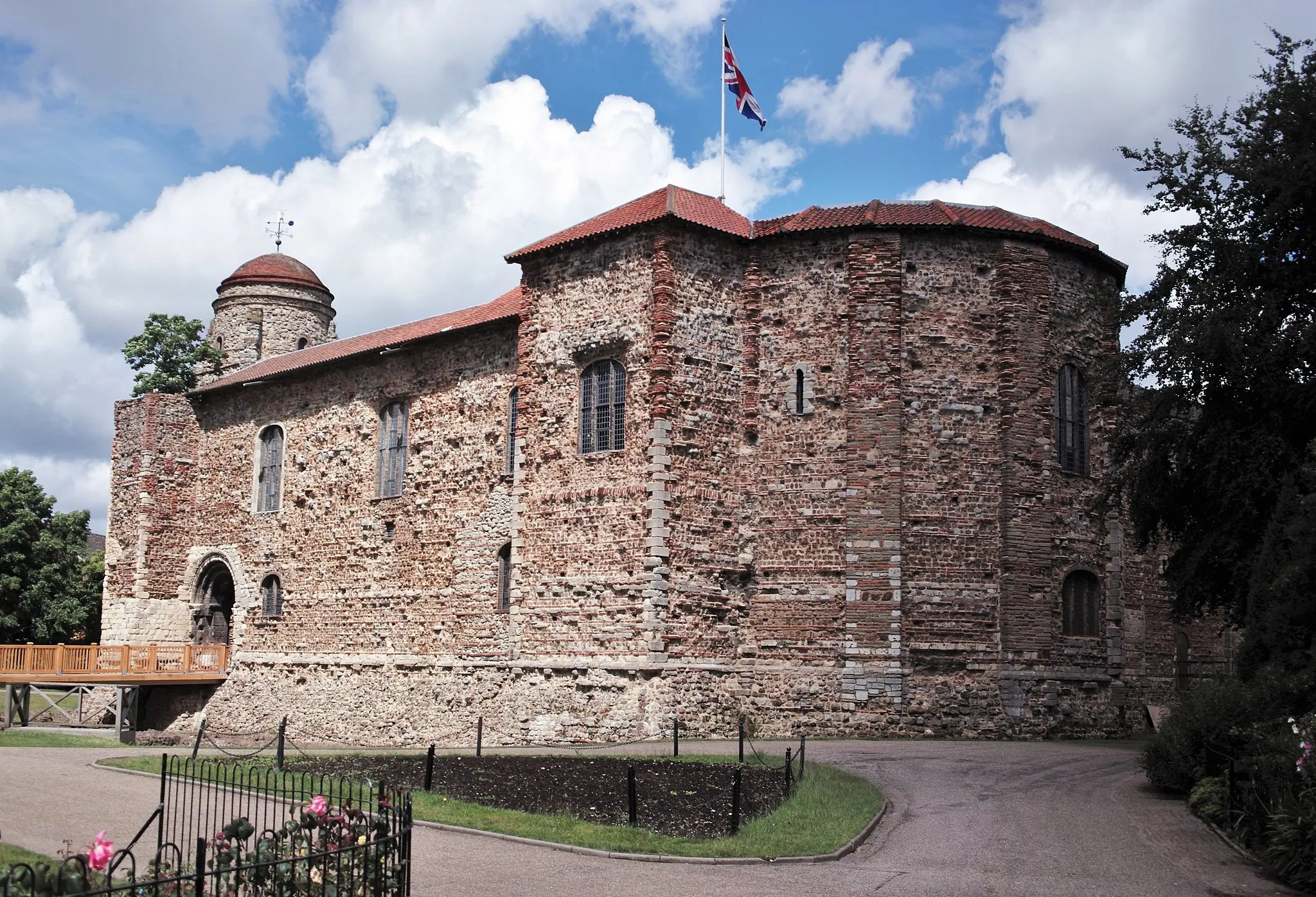 Photo showing: Colchester Castle, completed c. 1100