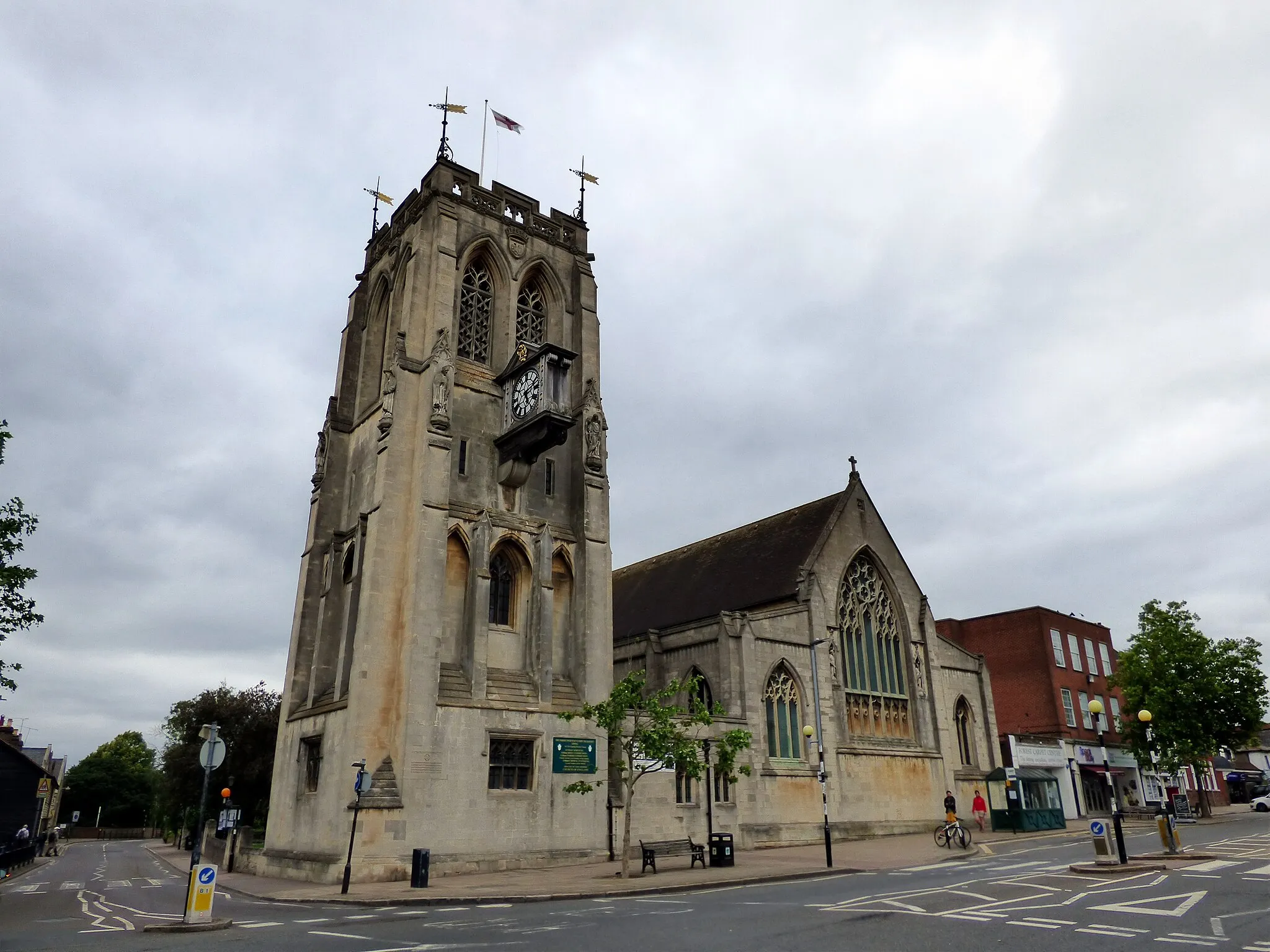 Photo showing: St John the Baptist Church, Epping, Essex (Grade II*). Dating to 1889-91; 1907-09 tower, 1908 north aisle and south porch.

GOC Essex's walk on 17 June 2018. This was a 12.7-mile circular walk mostly in Epping Forest between Epping and Upshire in Essex. You can view my other photos of this event, find out more about the Gay Outdoor Club or see my collections.