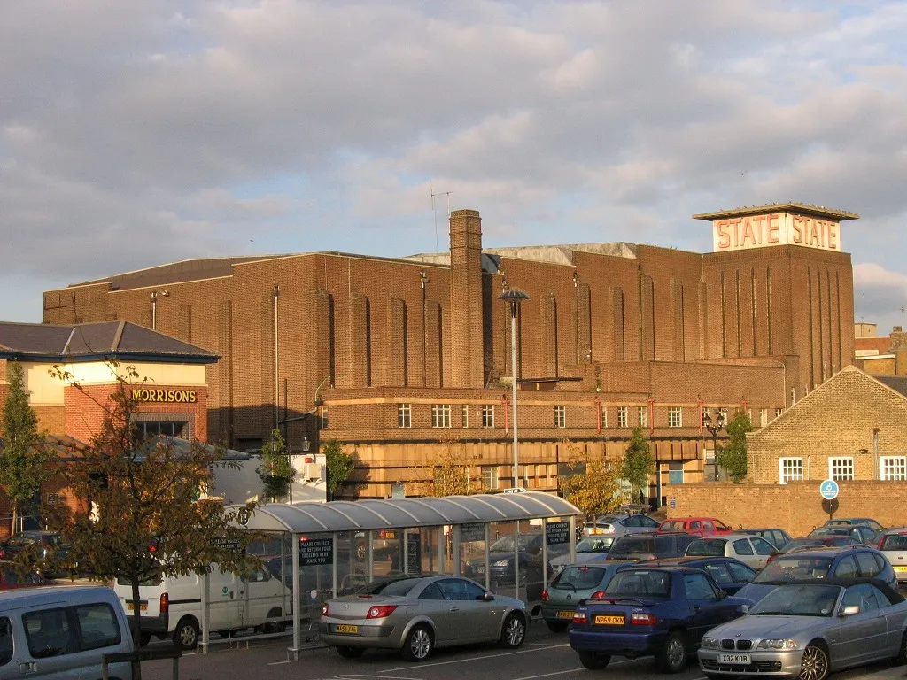 Photo showing: The State Cinema, Grays in November 2007