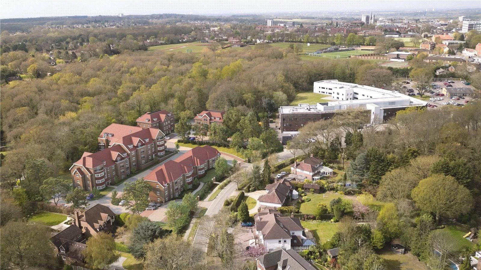 Photo showing: Aerial shot from Crescent Drive of Shenfield and the area