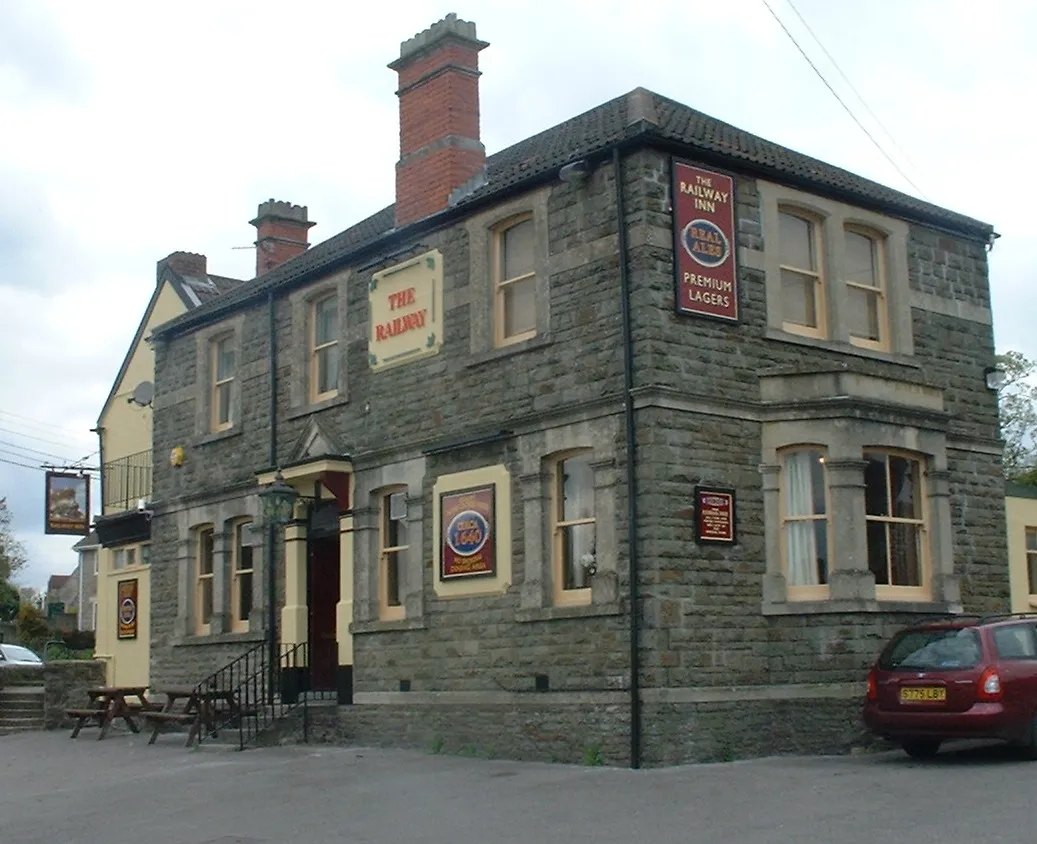 Photo showing: The Railway Arms at Clutton. Taken by Rod Ward 27th April 2006