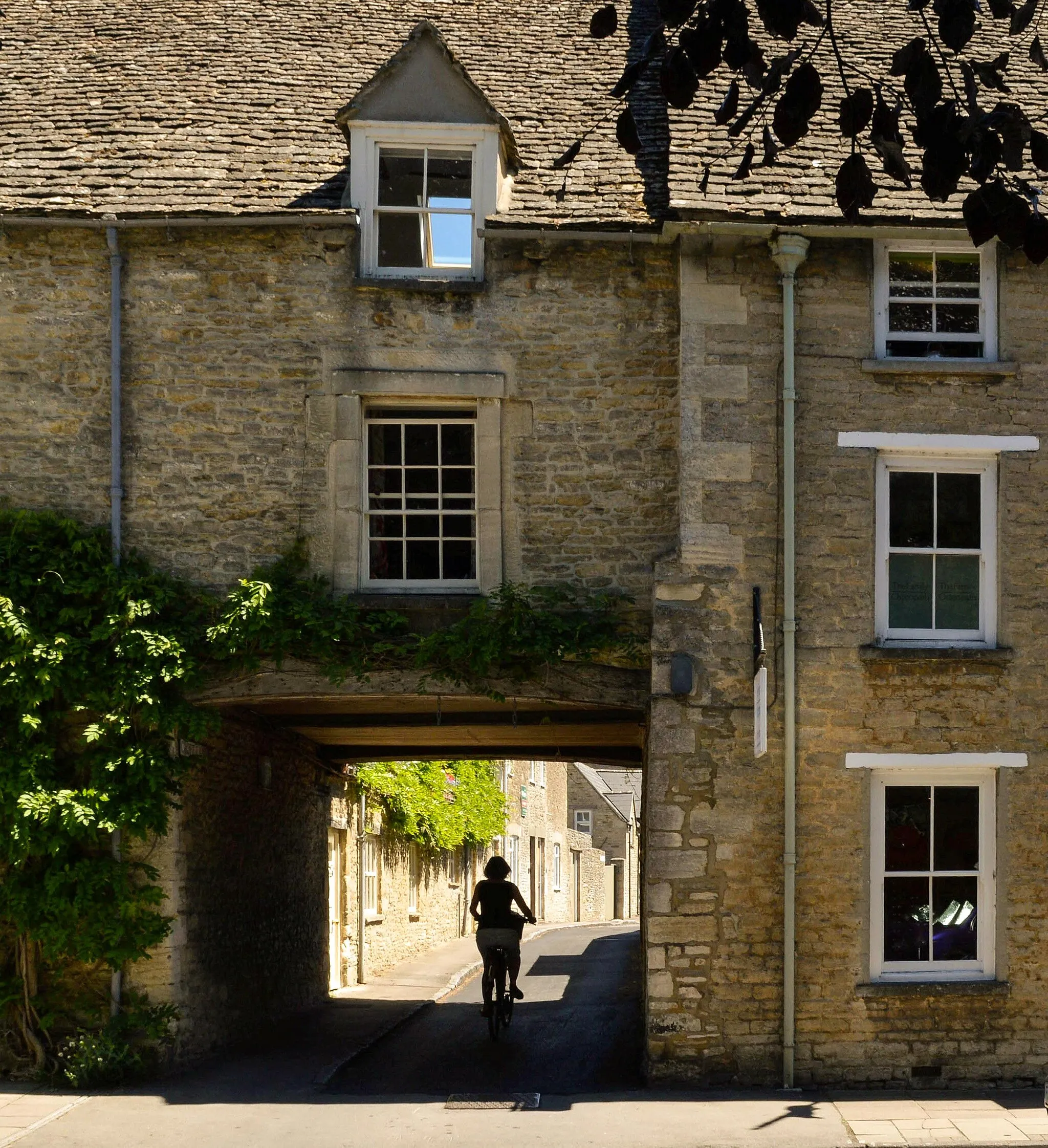 Photo showing: Summer afternoon, Fairford, Gloucestershire