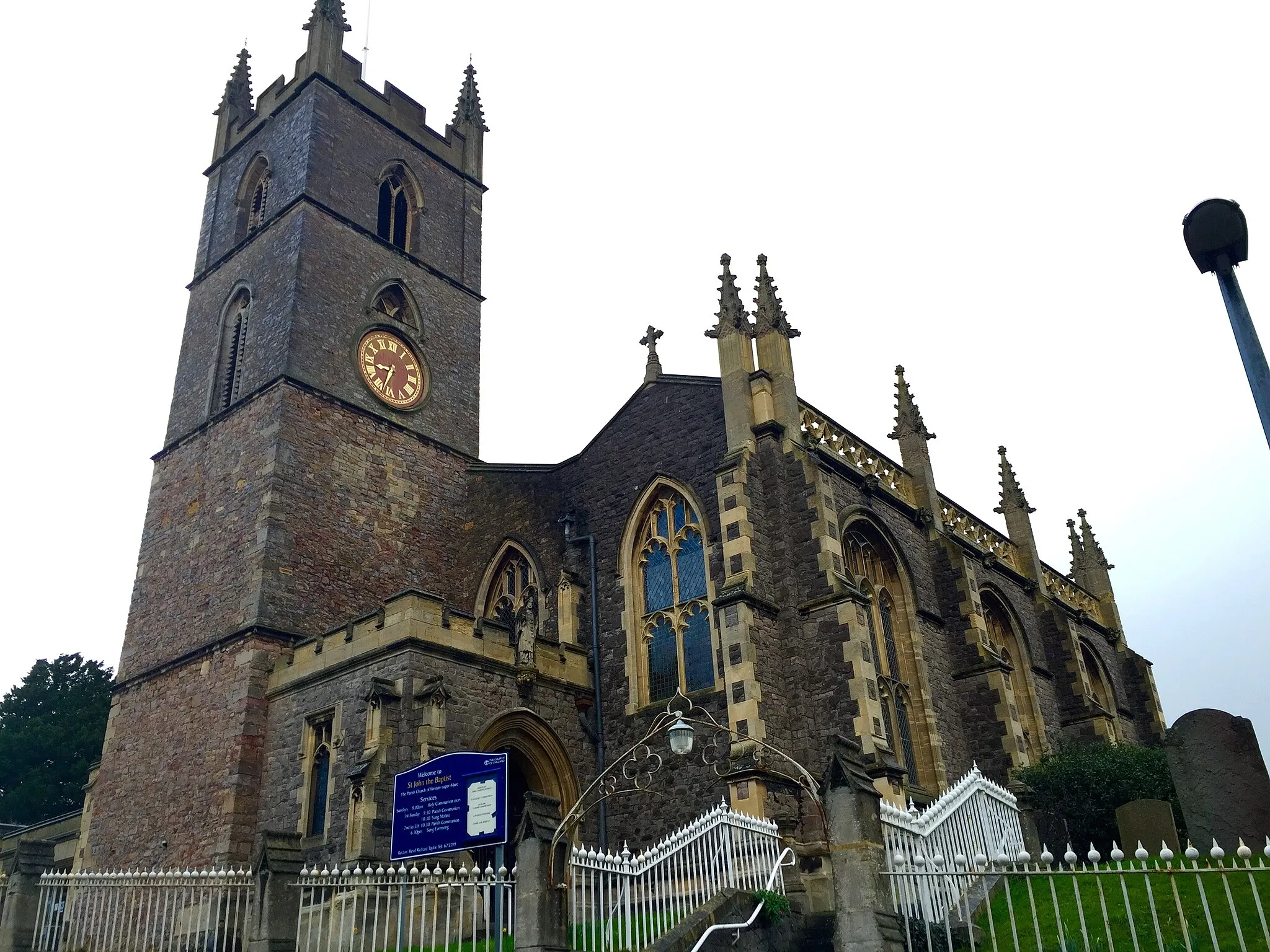 Photo showing: Parish church of St John the Baptist, Lower Church Road, Weston-super-Mare, Somerset, seen from the southwest