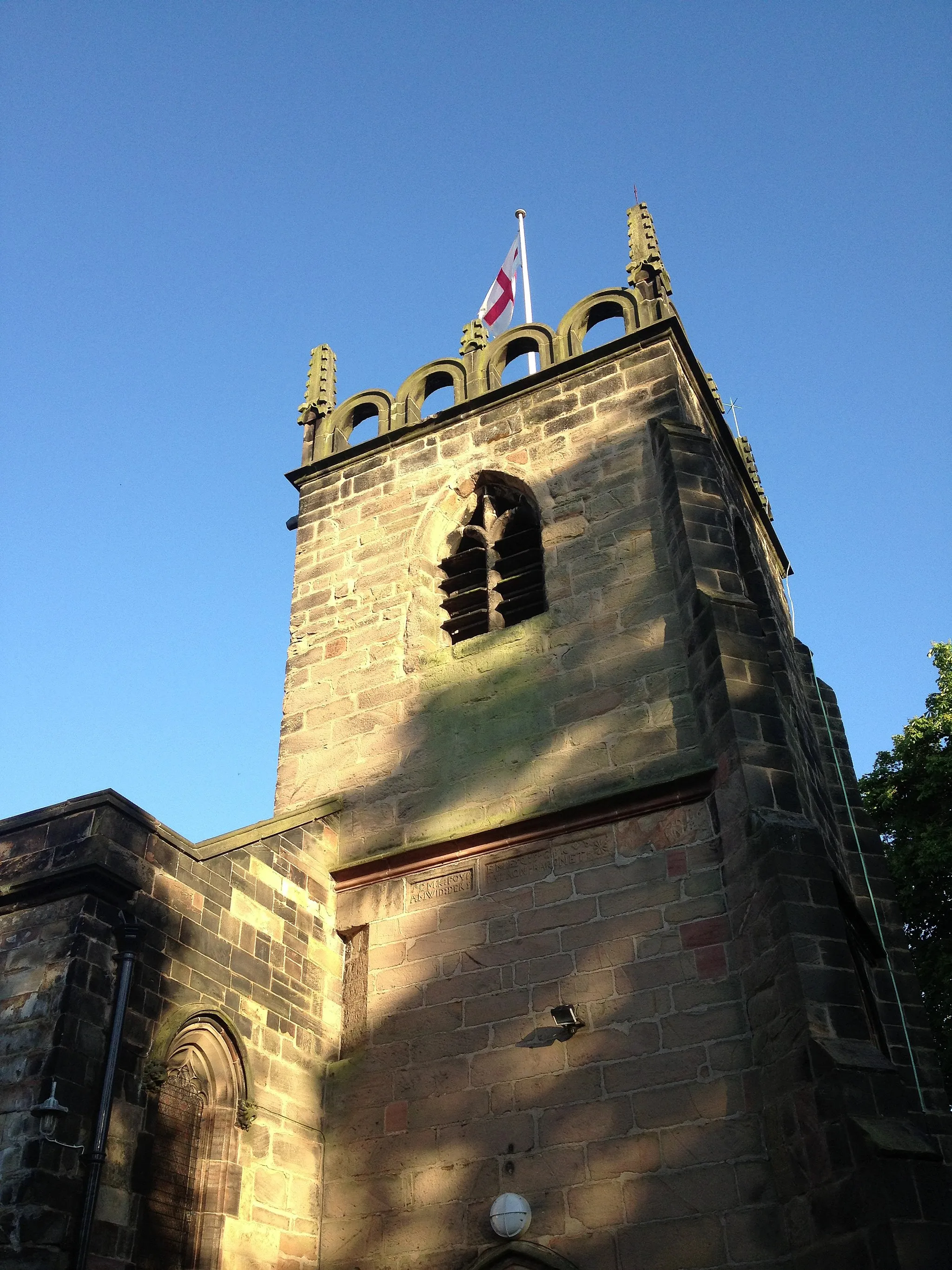 Photo showing: St James, Didsbury, churchyard and tower