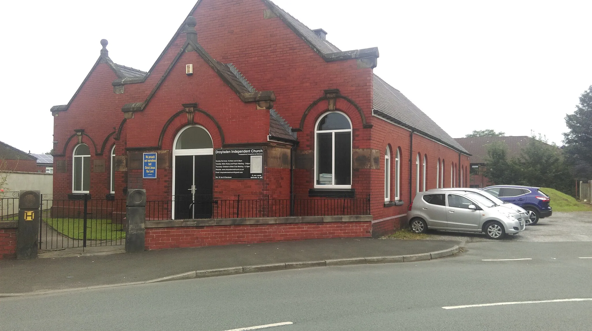 Photo showing: The premises of Droylsden Independent Church. Take from Ashton Hill Lane
