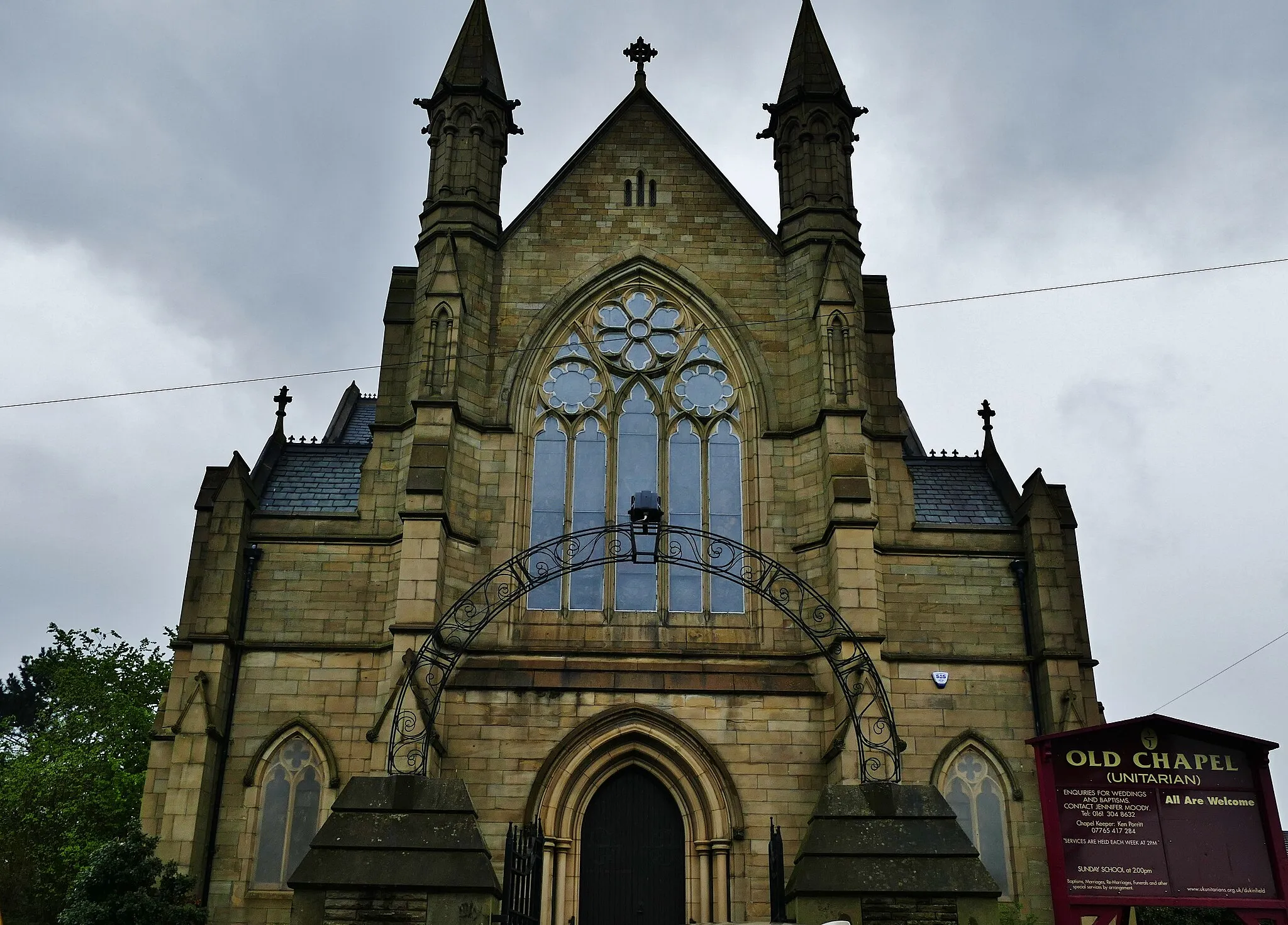 Photo showing: Old Chapel - at the top of Crescent Road - next to the "Top Astley"