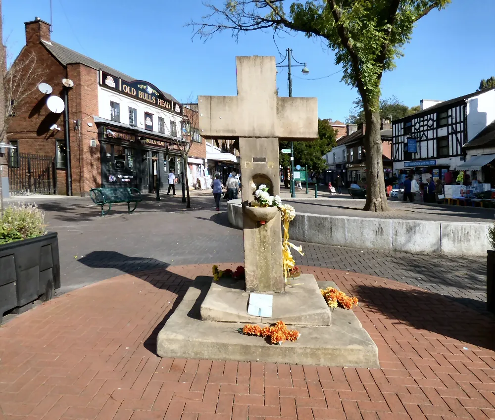 Photo showing: Eccles Cross