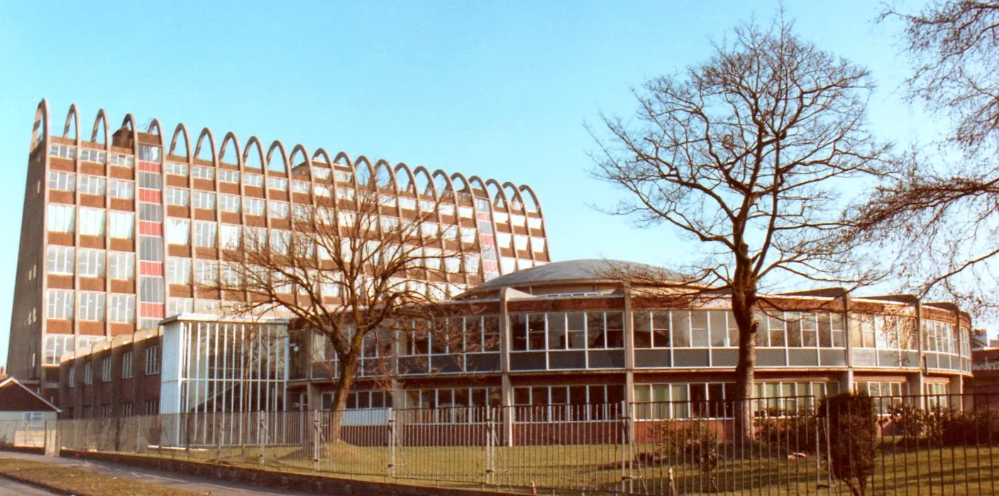 Photo showing: Fallowfield Campus, Manchester Metropolitan University in 1985. The main building is known as "the Toastrack".