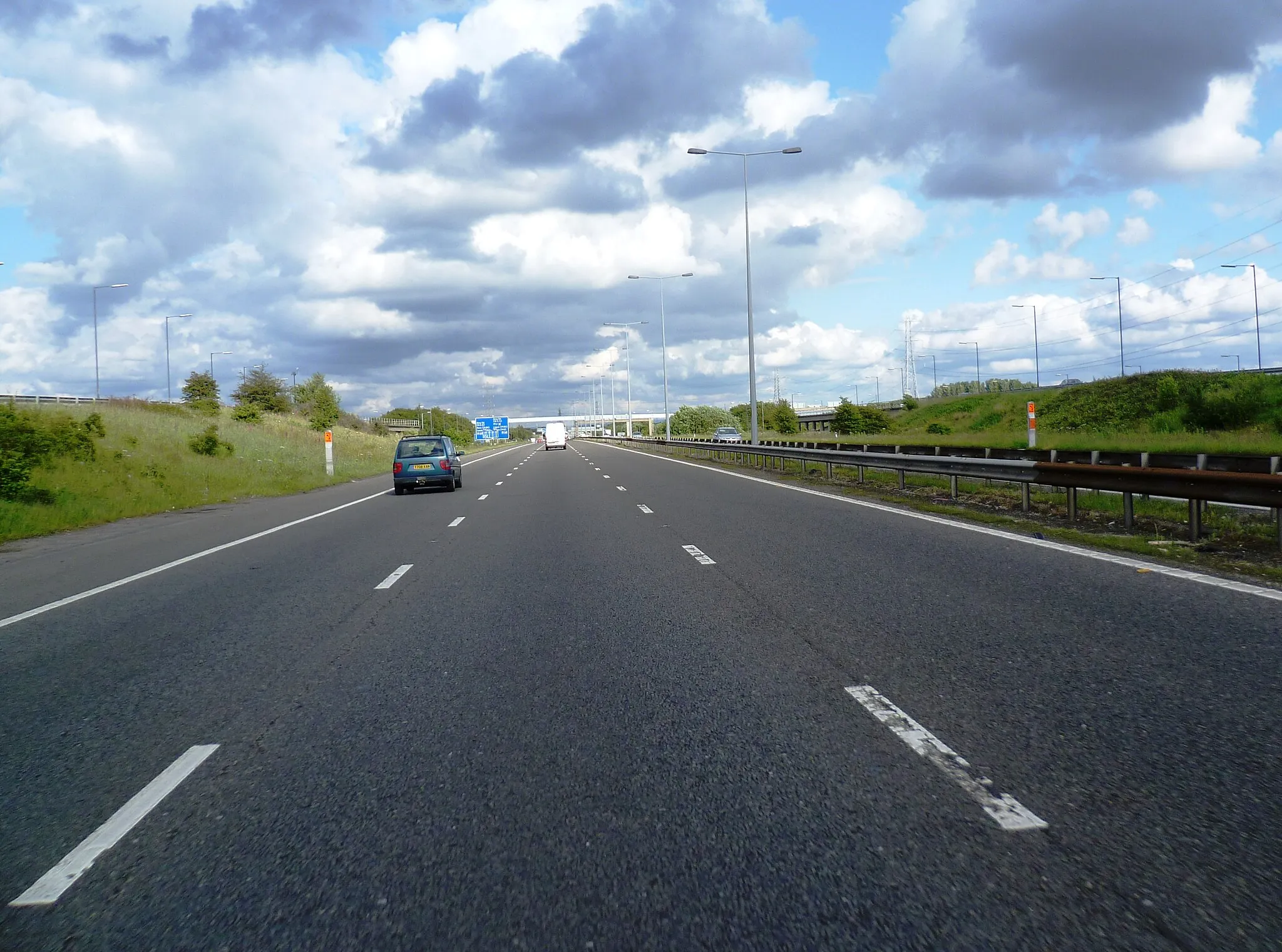 Photo showing: Middle of the Braided Interchange M61