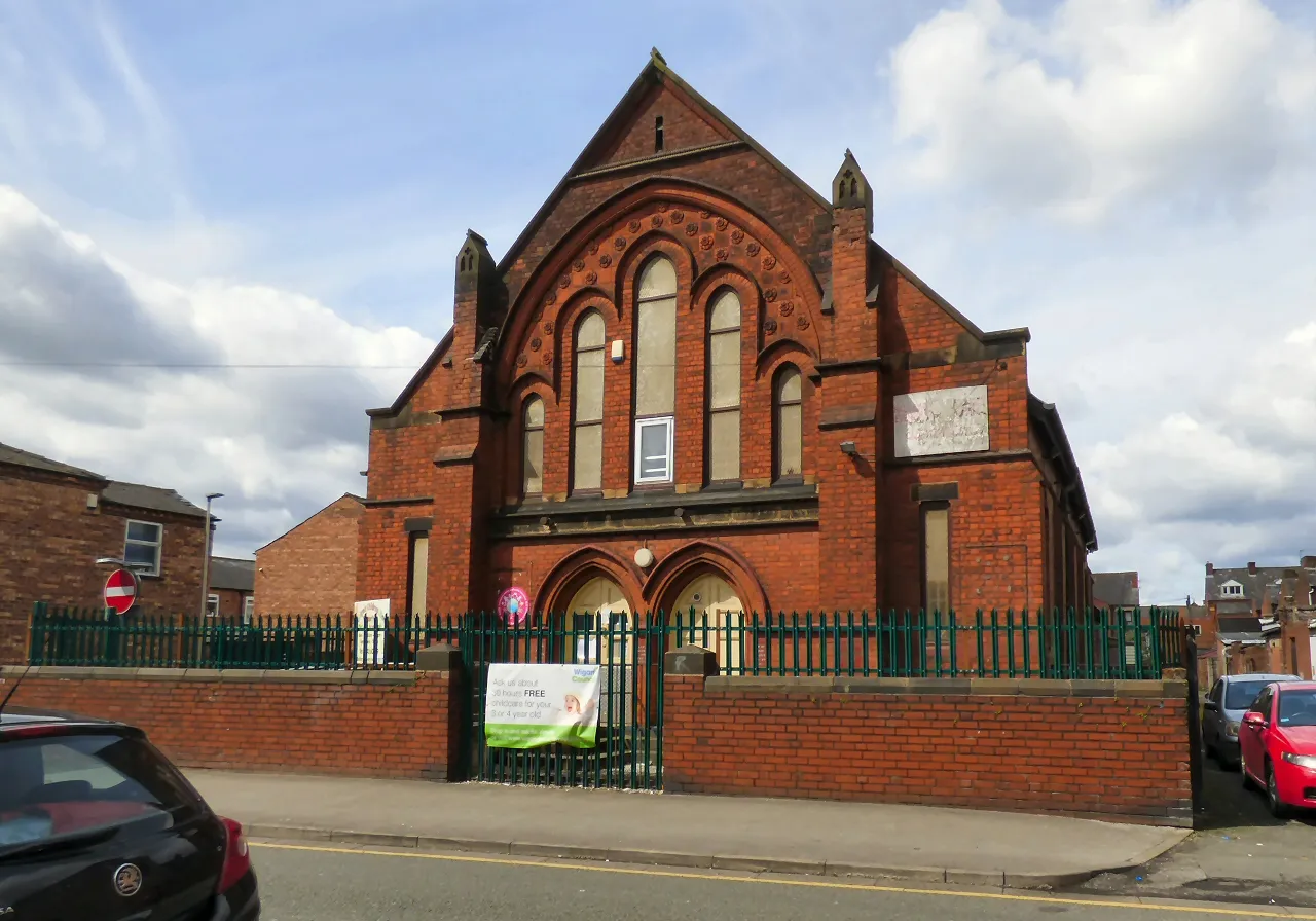 Photo showing: Former church on Cook Street