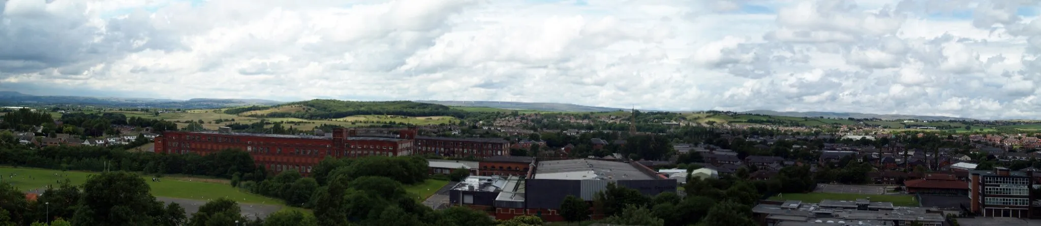 Photo showing: View from St Annes Church tower Royton, Oldham