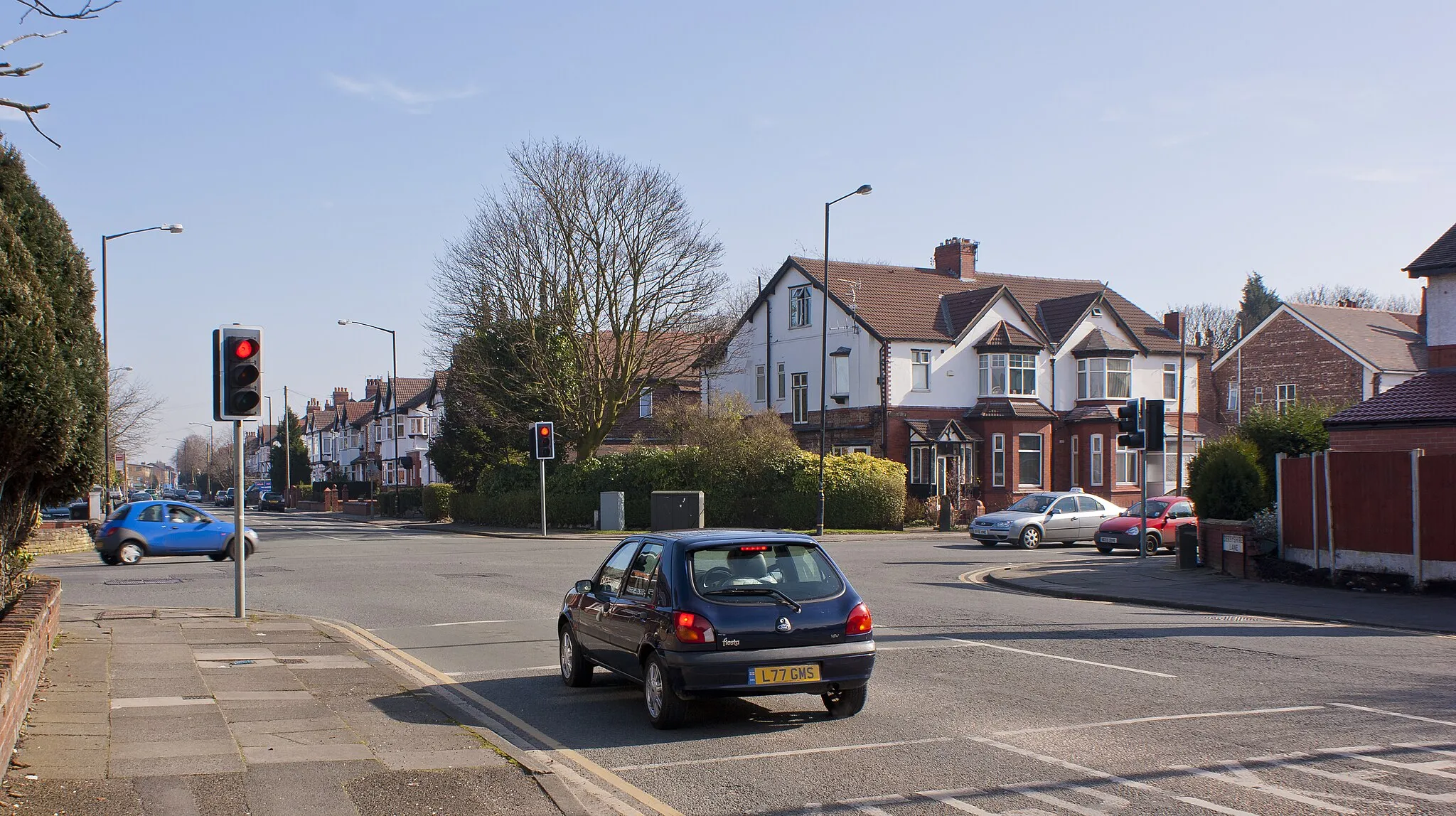 Photo showing: Derbyshire Lane lights