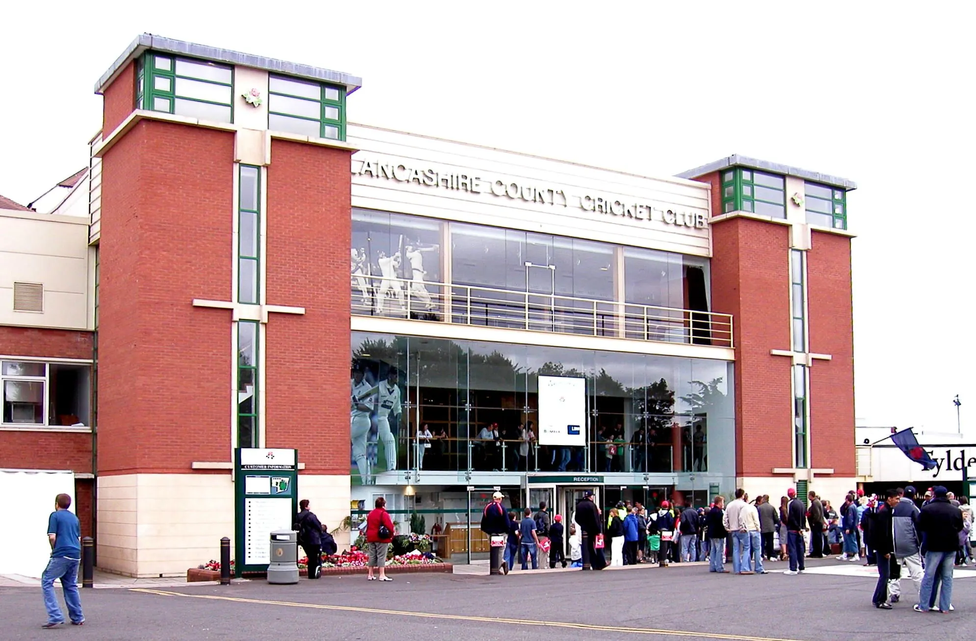 Photo showing: Main entrance of Lancashire County Cricket Club - July 2006