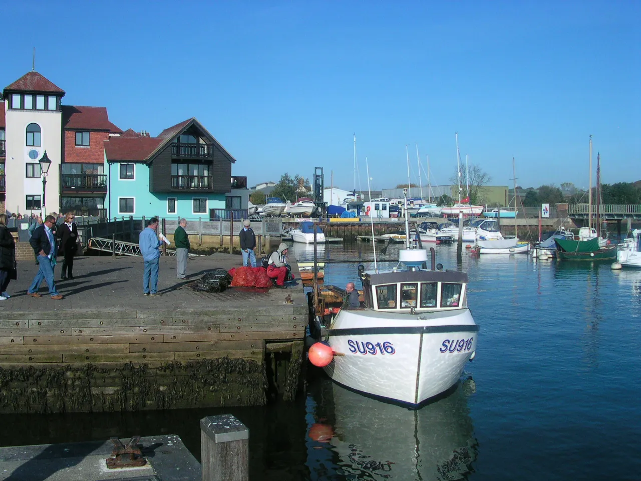 Photo showing: Lymington Harbour, Hampshire, England. November 2007.