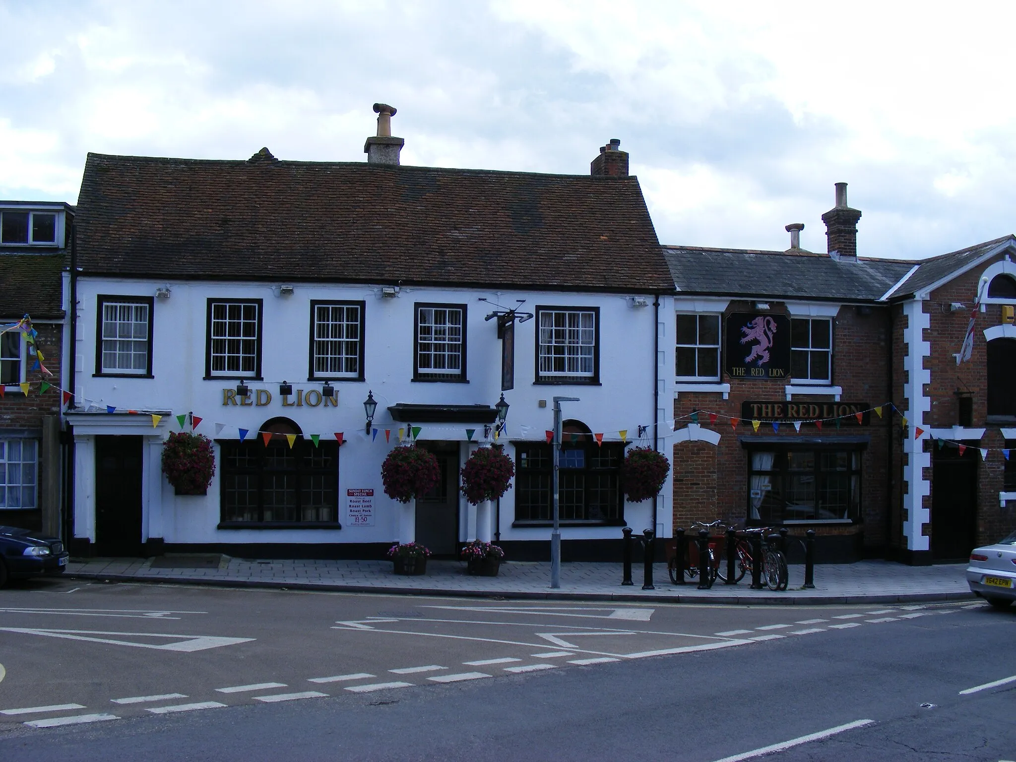 Photo showing: The Red Lion, High Street, Milford on Sea