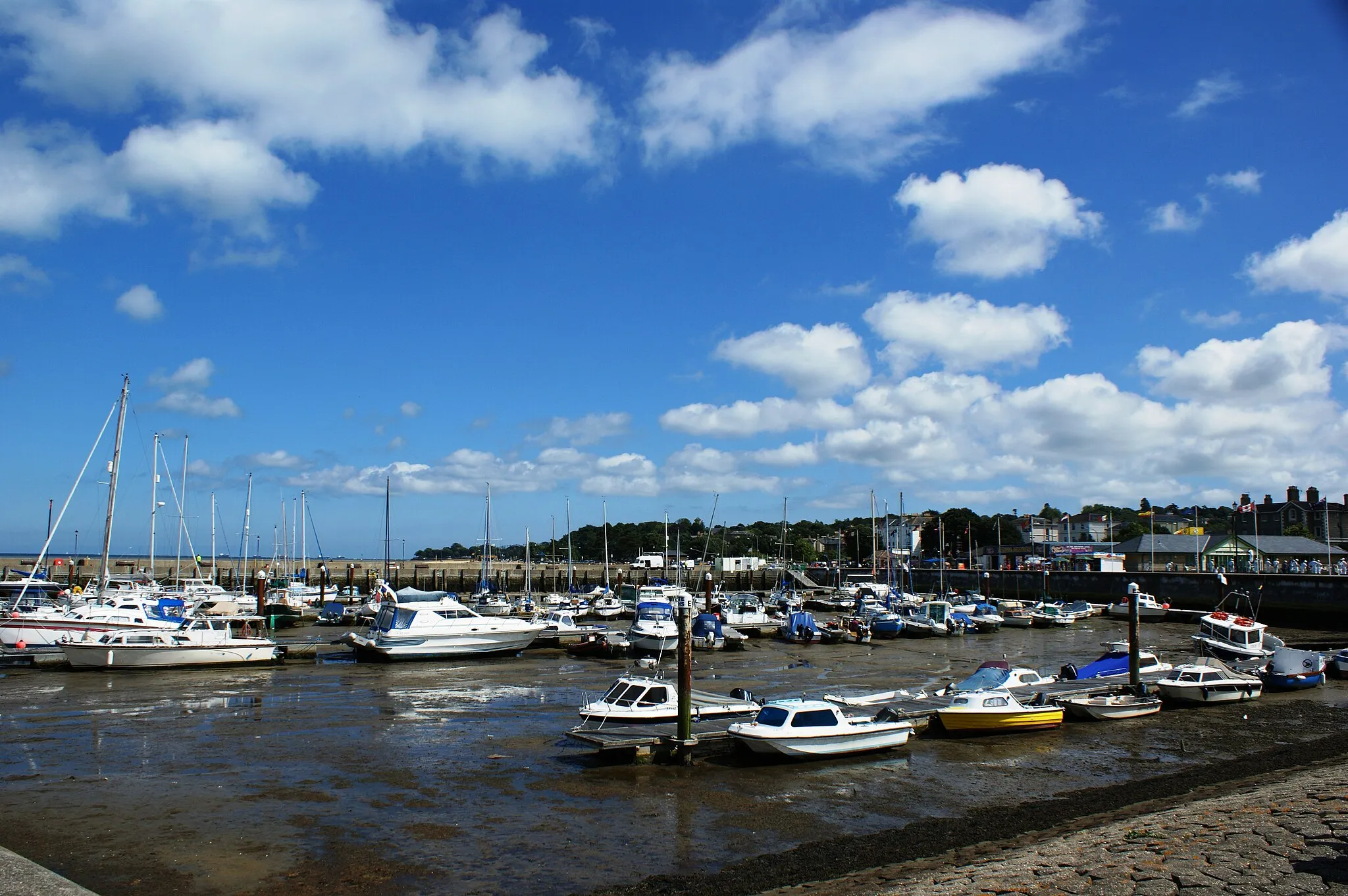 Photo showing: Ryde Marina in Ryde on the Isle of Wight.