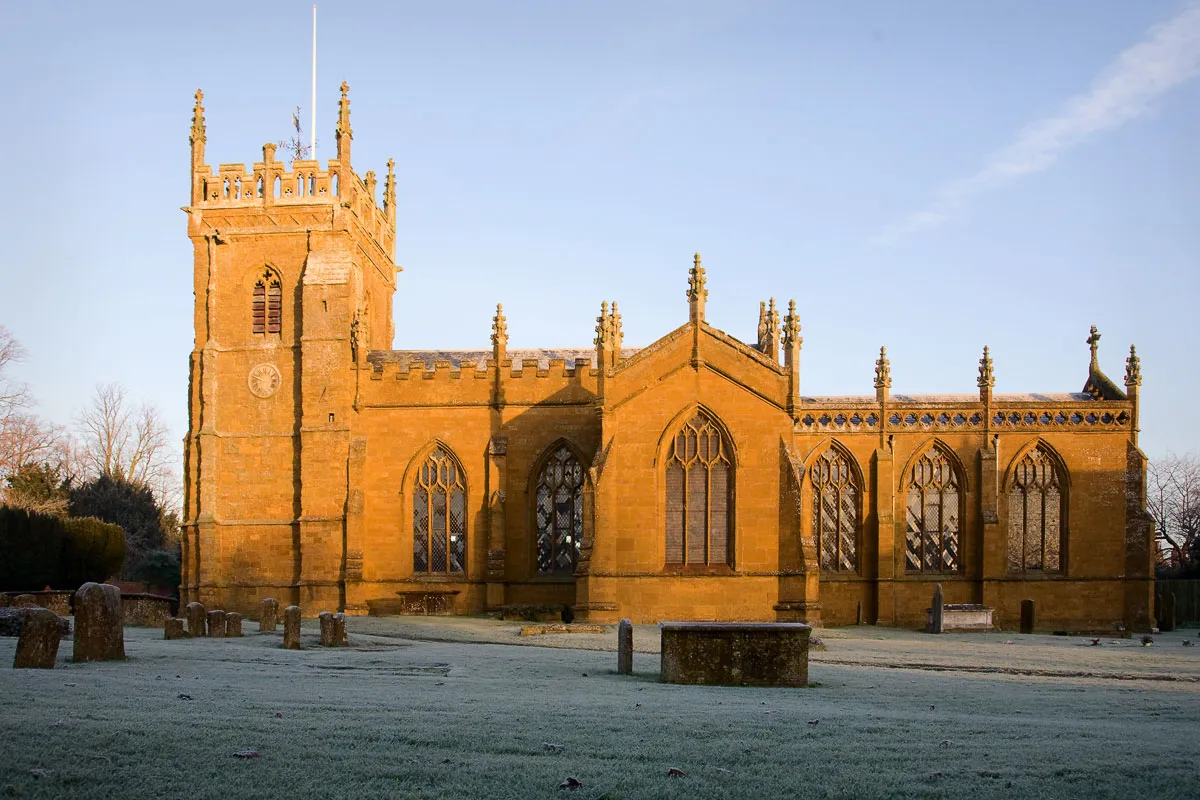 Photo showing: View of St Peter's Church, Kineton, Warwickshire, England.