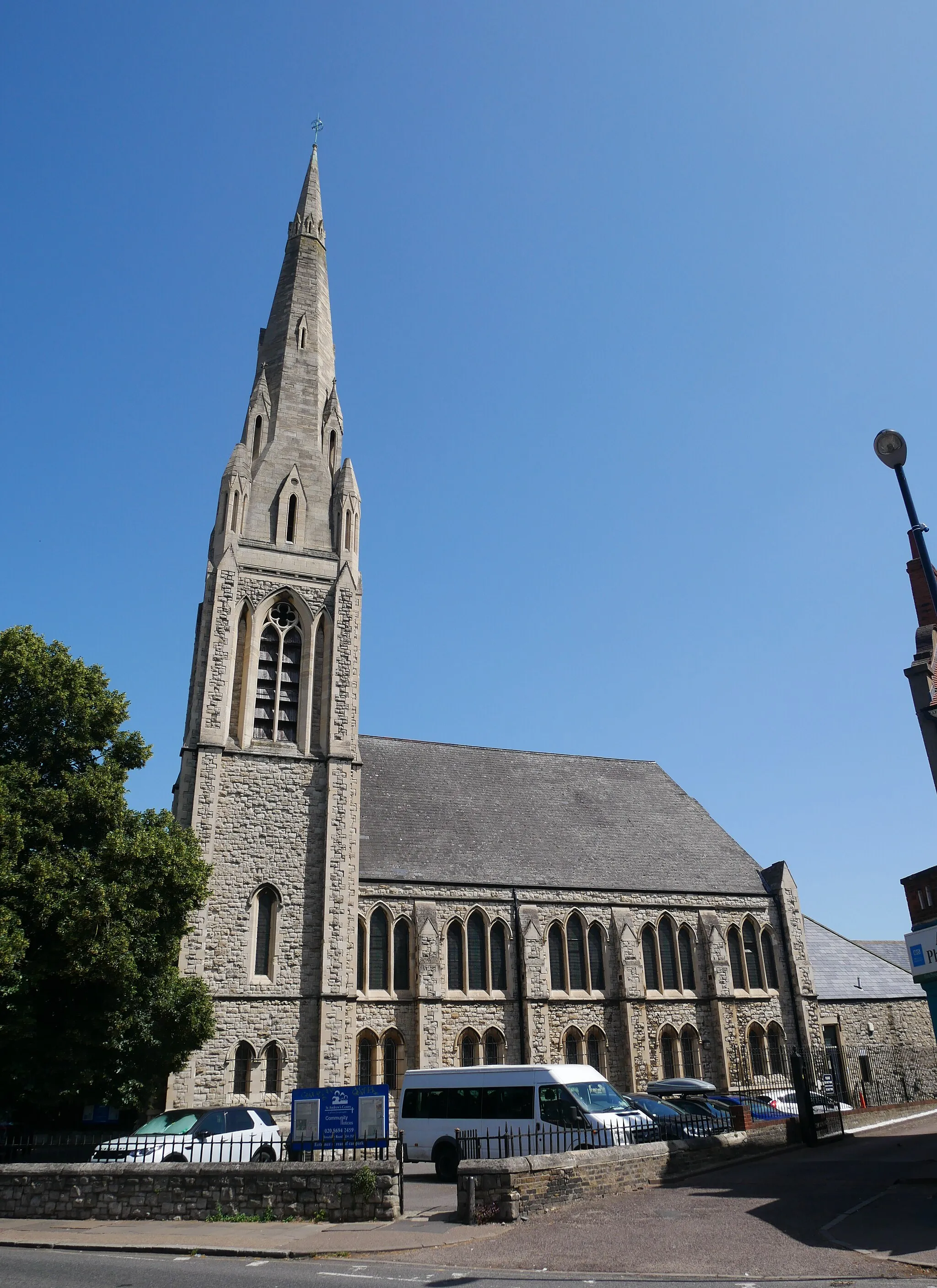 Photo showing: The south face of the Grade II listed Church of Saint Andrew in Brockley, London Borough of Lewisham.