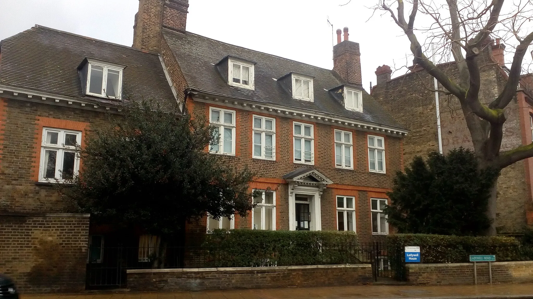 Photo showing: 17th century Ladywell House, Ladywell, London Borough of Lewisham. It is now owned by the NHS.