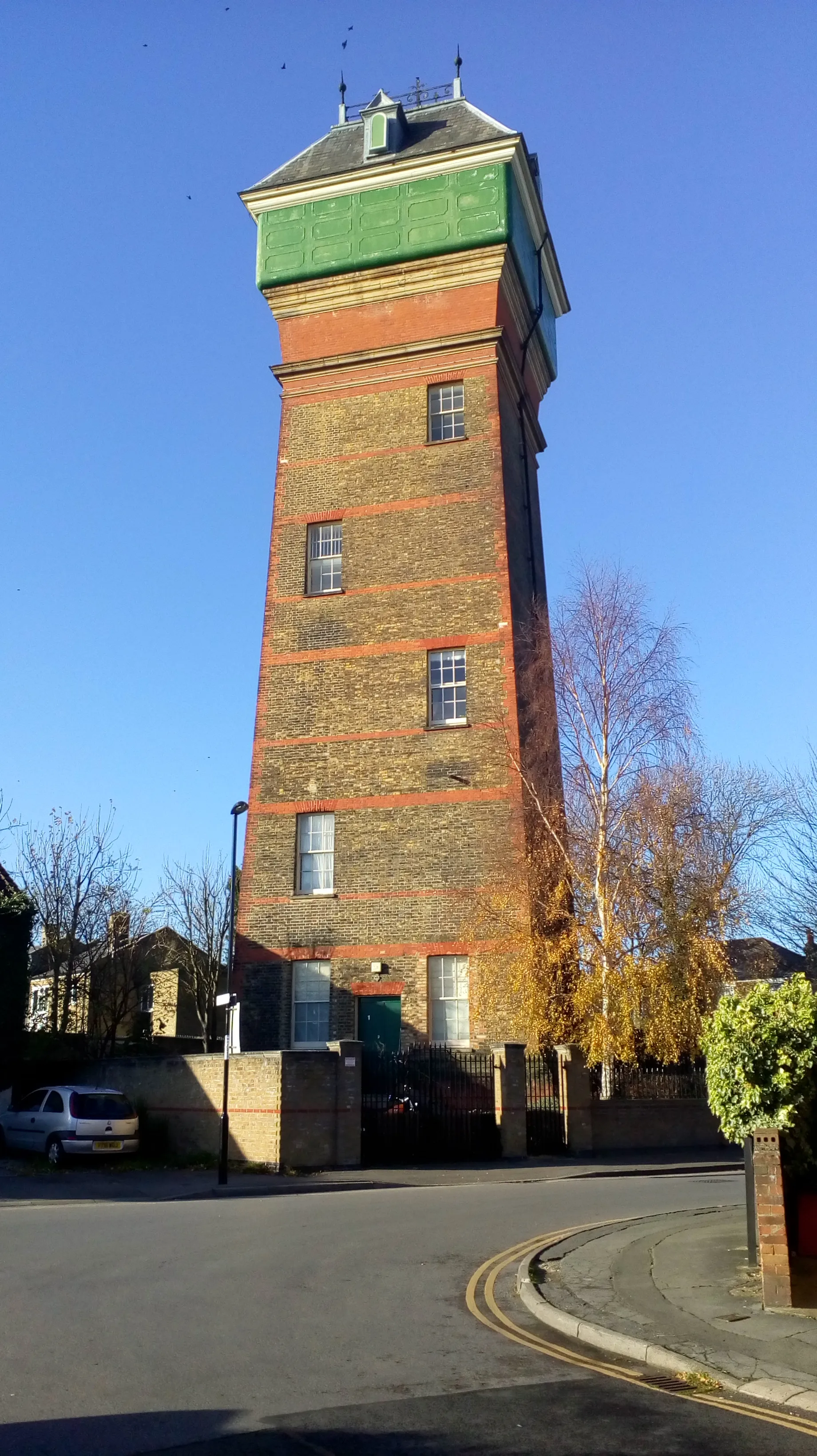 Photo showing: Victorian water tower in Dressington Avenue, Ladywell, London Borough of Lewisham