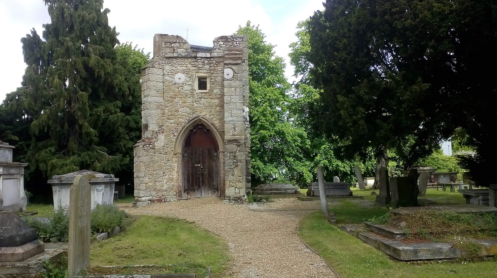 Photo showing: Ruins of Old St Margaret's Church in Lee, London Borough of Lewisham. The ruins are thought to be at least eight centuries old.