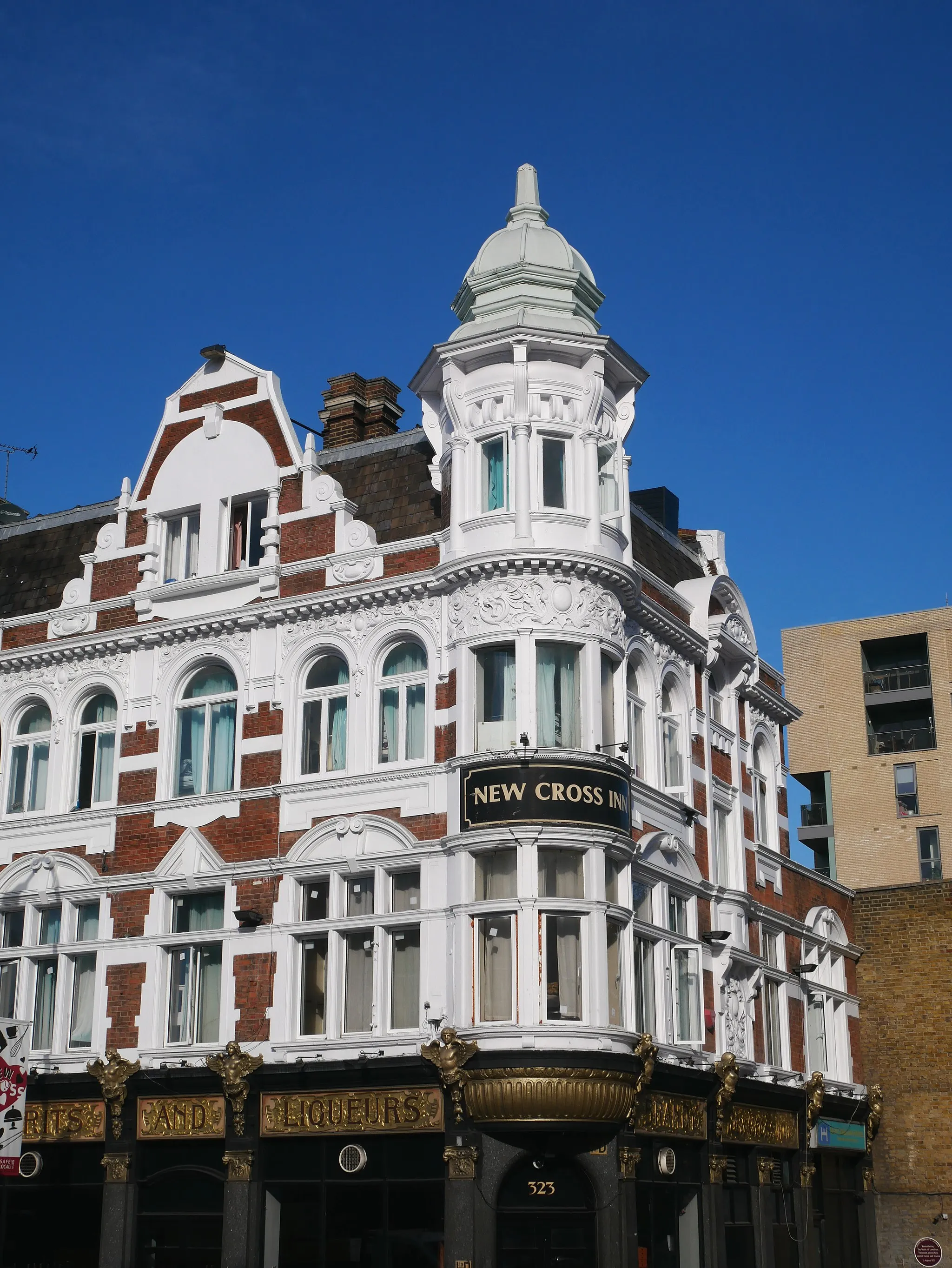 Photo showing: The New Cross Inn, a pub in New Cross, London Borough of Lewisham.