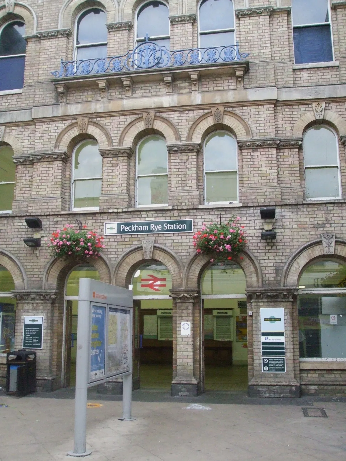 Photo showing: Peckham Rye station