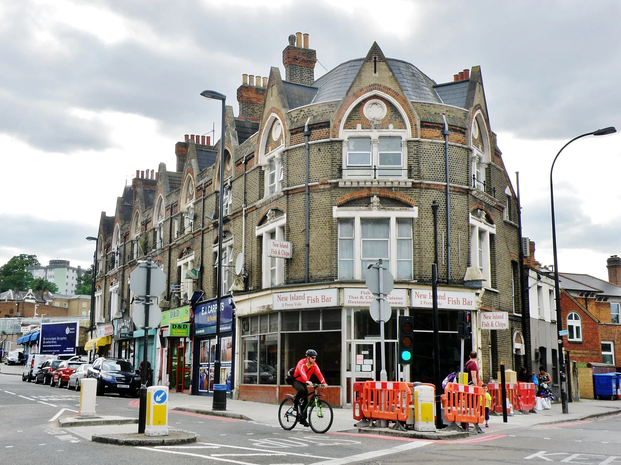 Photo showing: perry vale y waldram crescent, forest hill