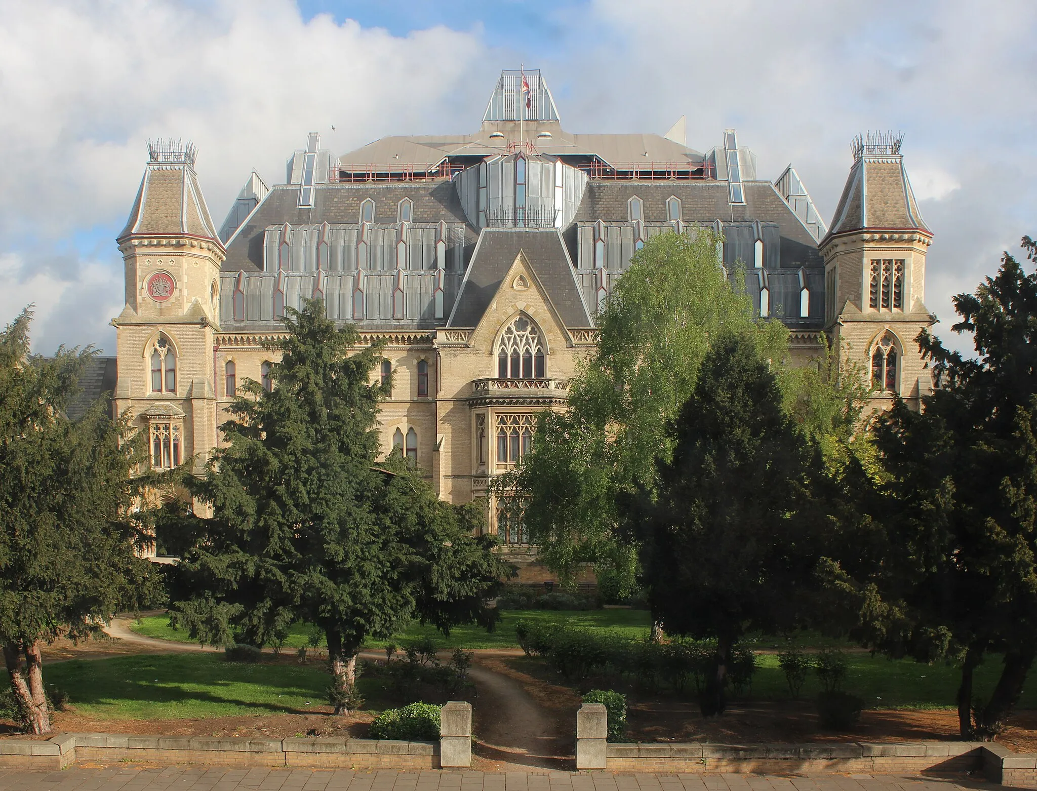 Photo showing: Wood Green Crown Court as seen from the Lordship Lane