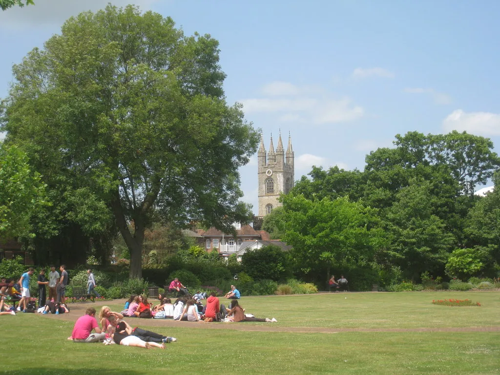 Photo showing: The Memorial Gardens, Ashford