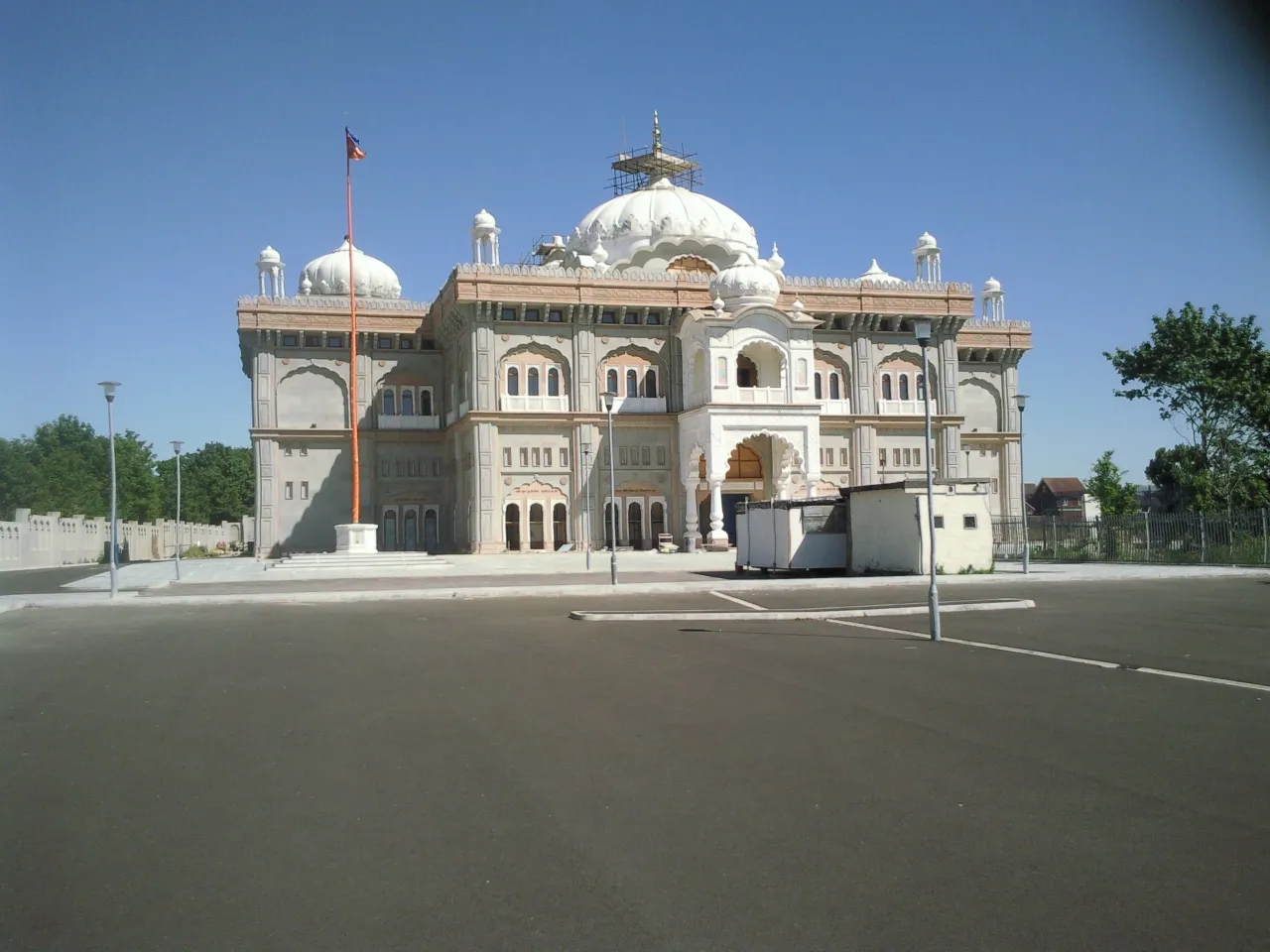 Photo showing: Gravesend Sikh Temple