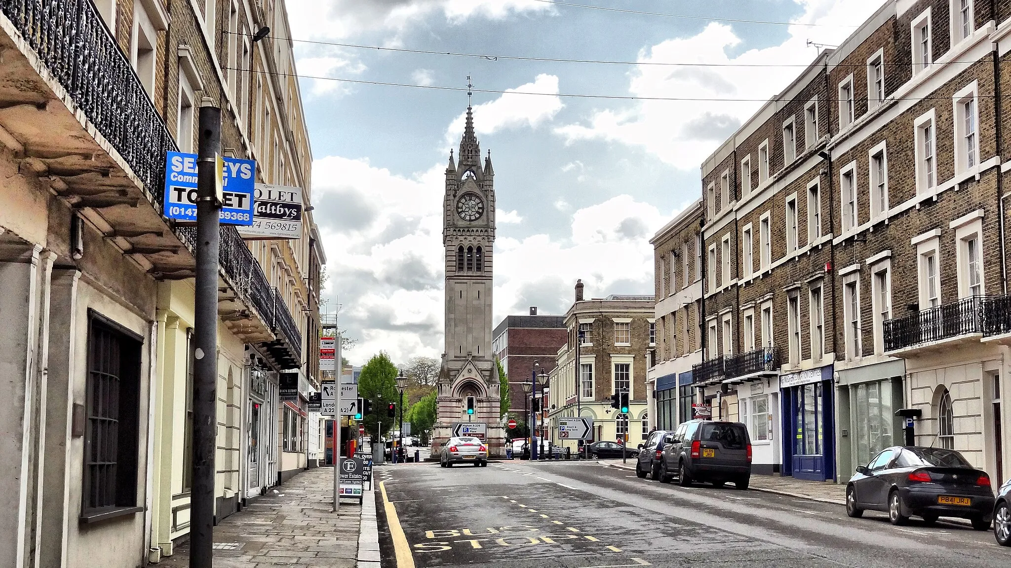 Photo showing: The Clock tower located top of Harmer St in Gravesend Kent
