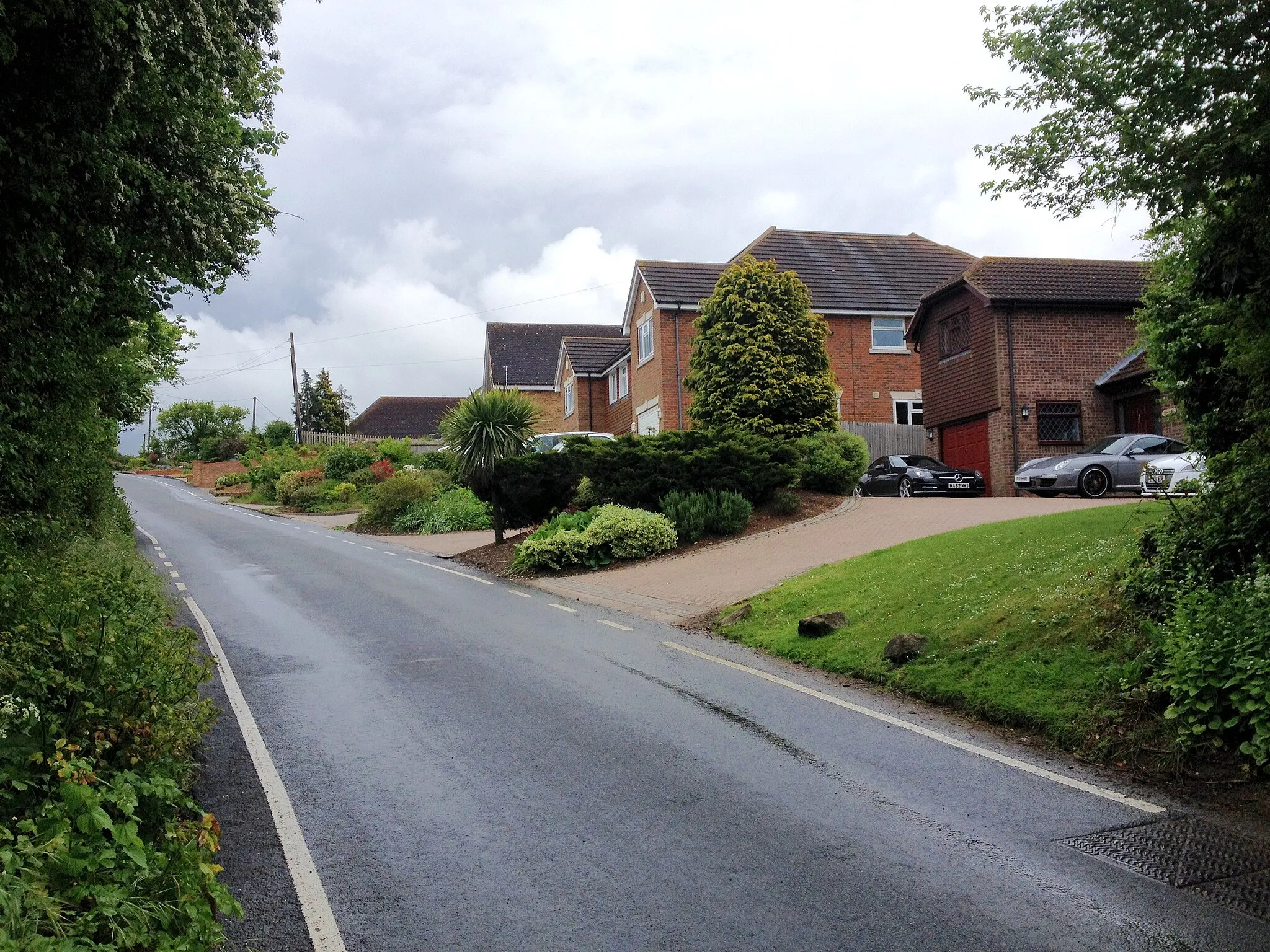 Photo showing: Cooling Road, High Halstow