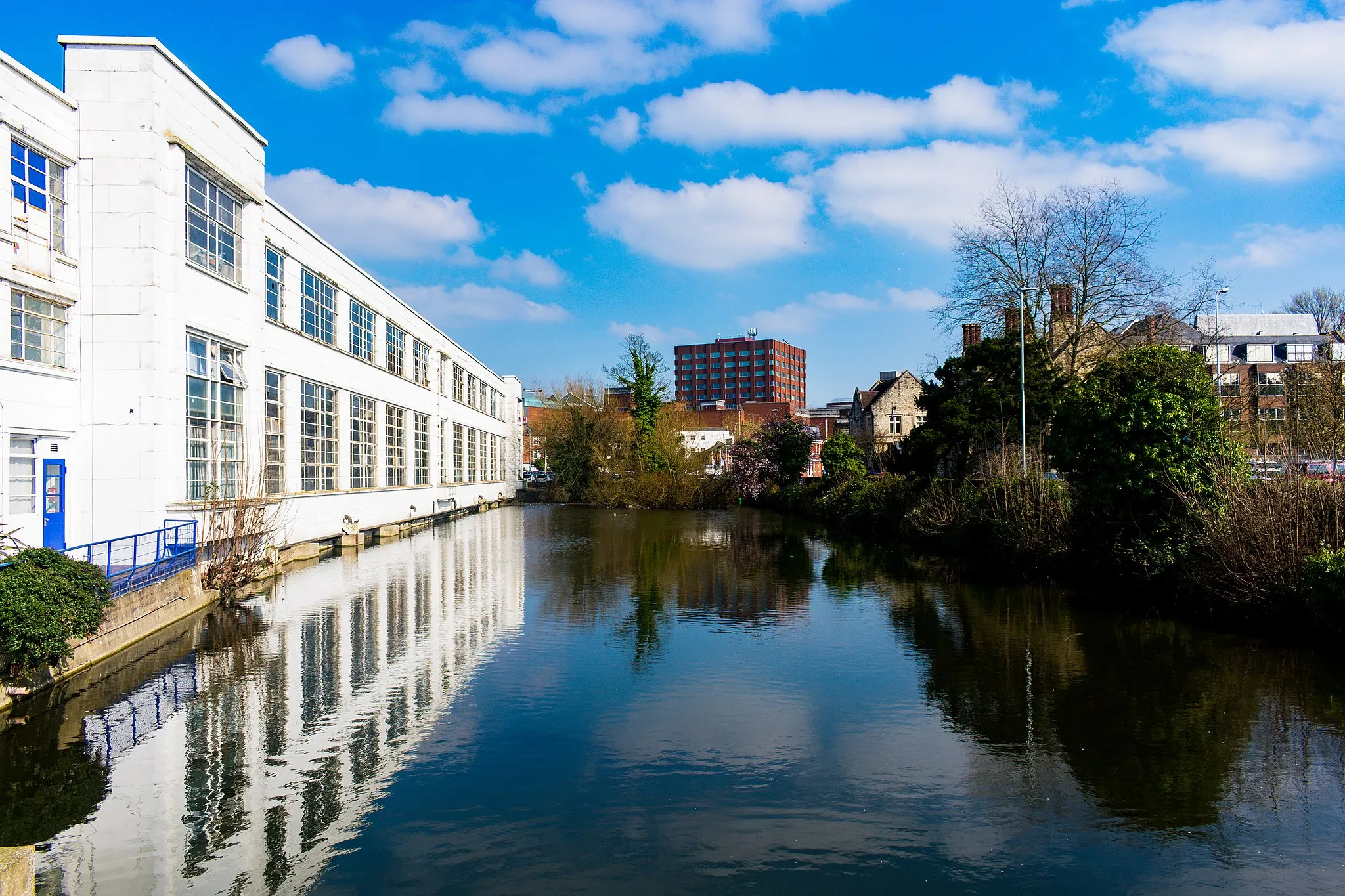 Photo showing: The River Len in Maidstone, flowing into the River Medway behind me.